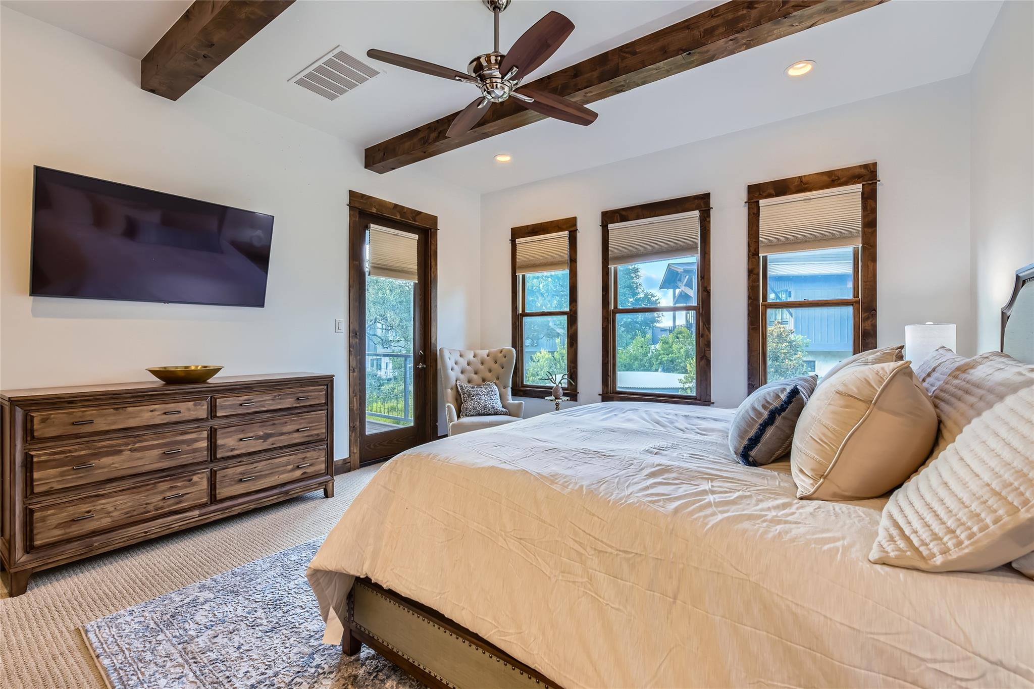 2217 Seabiscuit Cv # 103, Spicewood, TX 78669