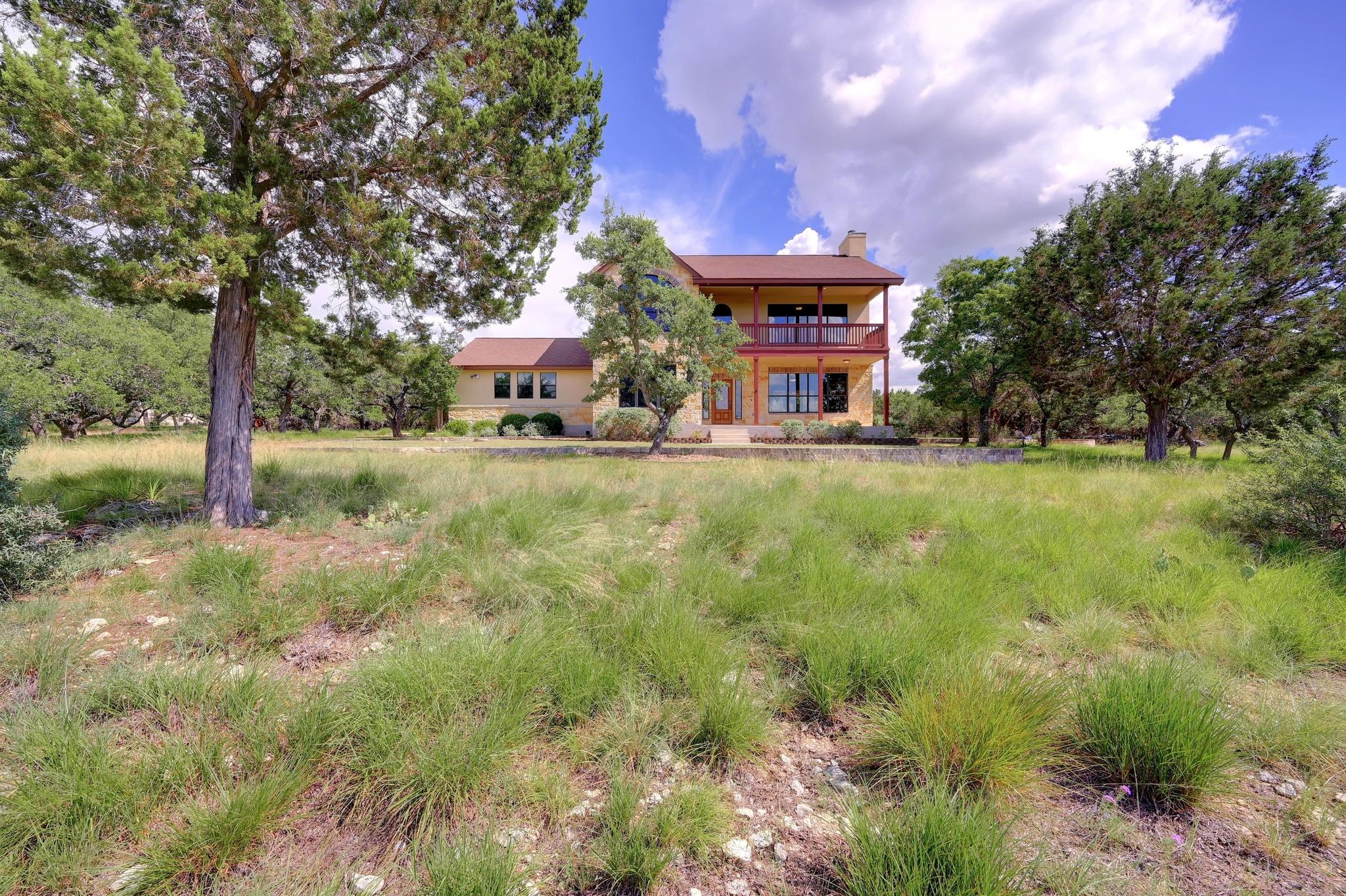 995 Cielo Springs Dr, Blanco, TX 78606