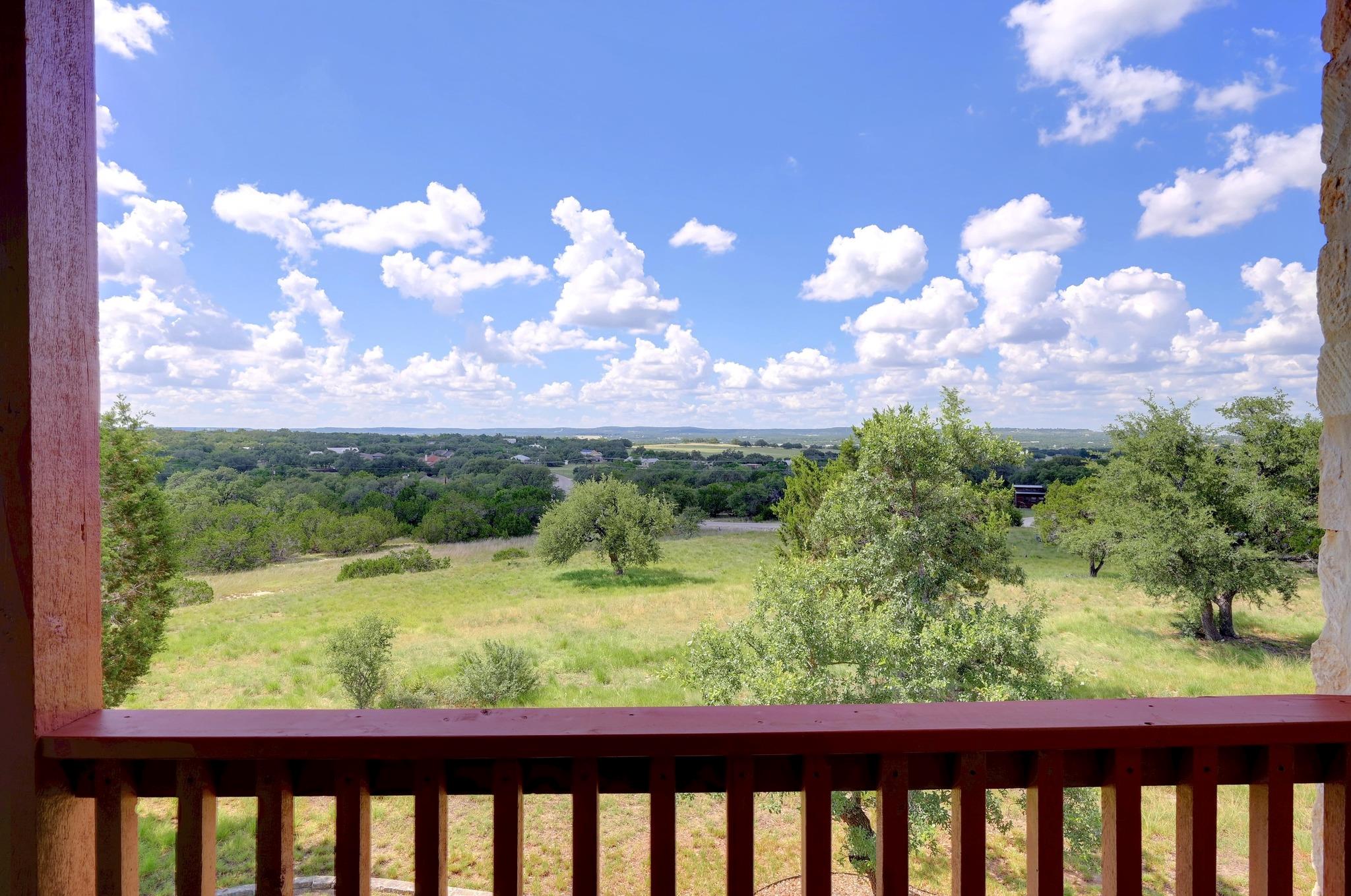 995 Cielo Springs Dr, Blanco, TX 78606