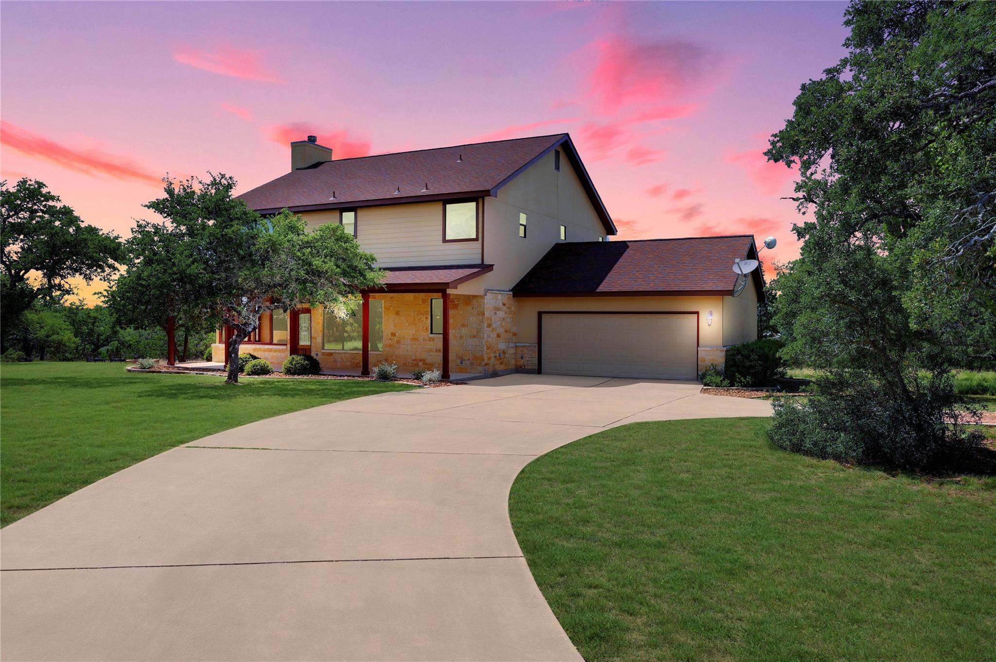 995 Cielo Springs Dr, Blanco, TX 78606