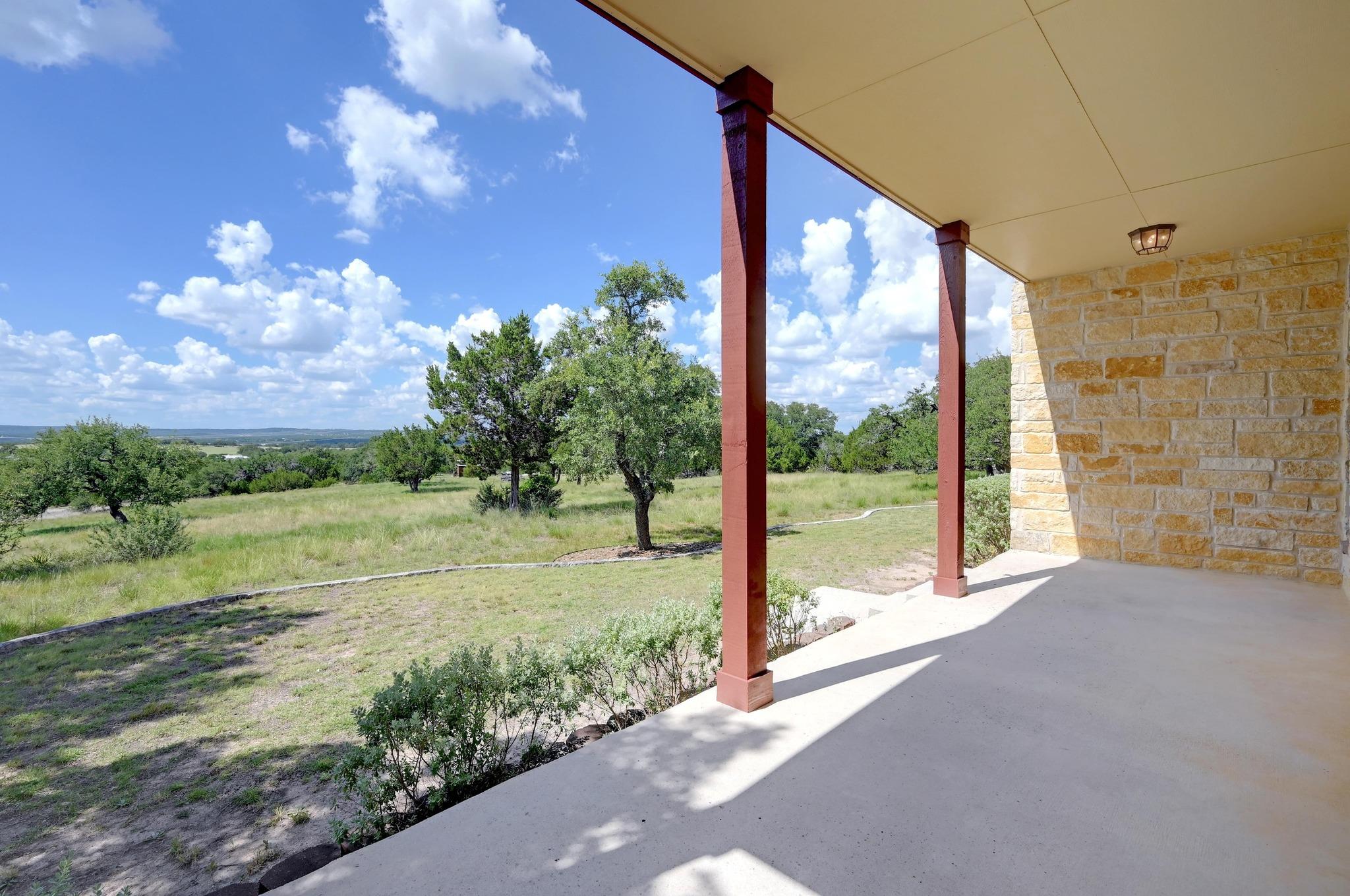 995 Cielo Springs Dr, Blanco, TX 78606