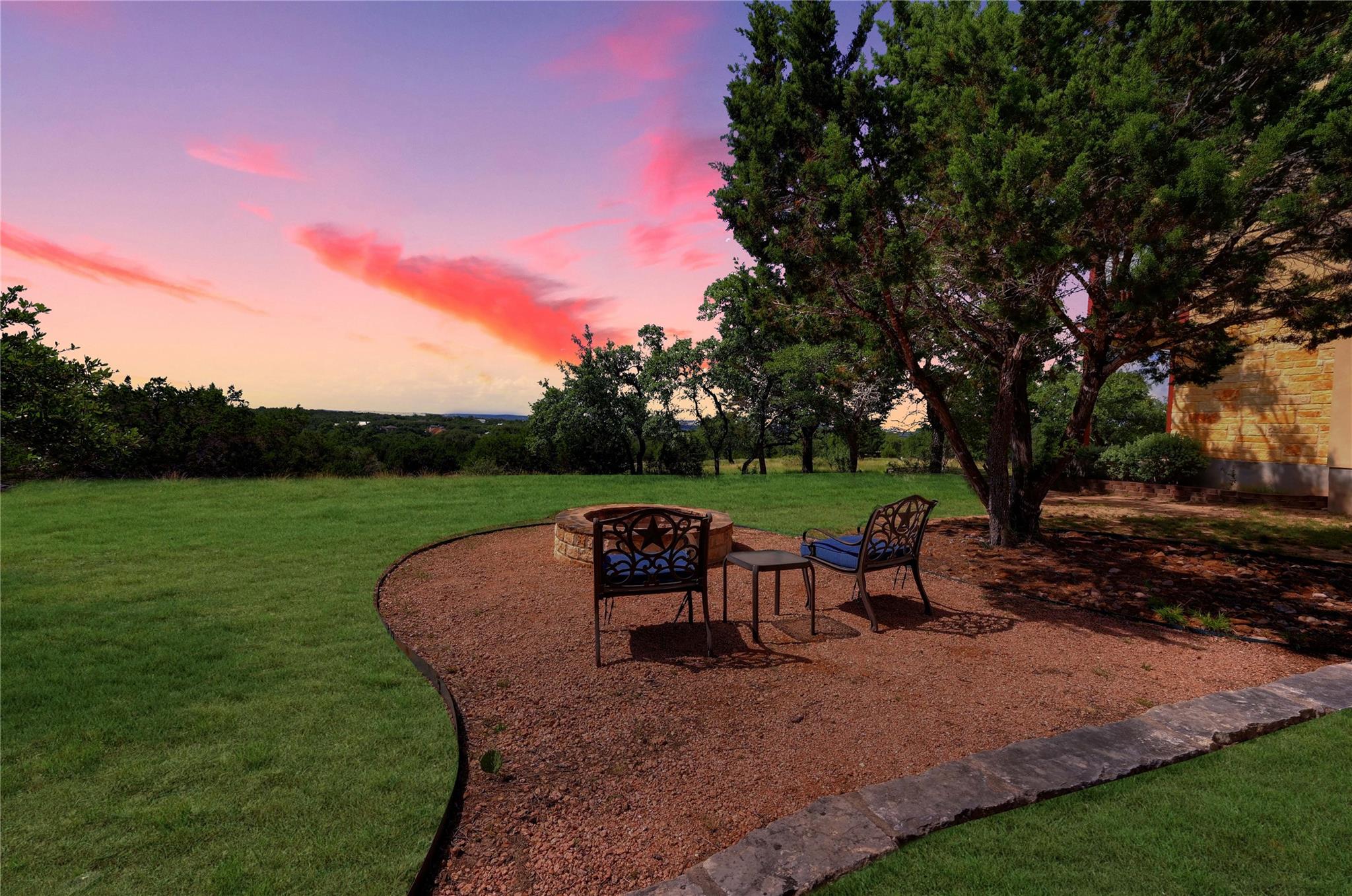 995 Cielo Springs Dr, Blanco, TX 78606