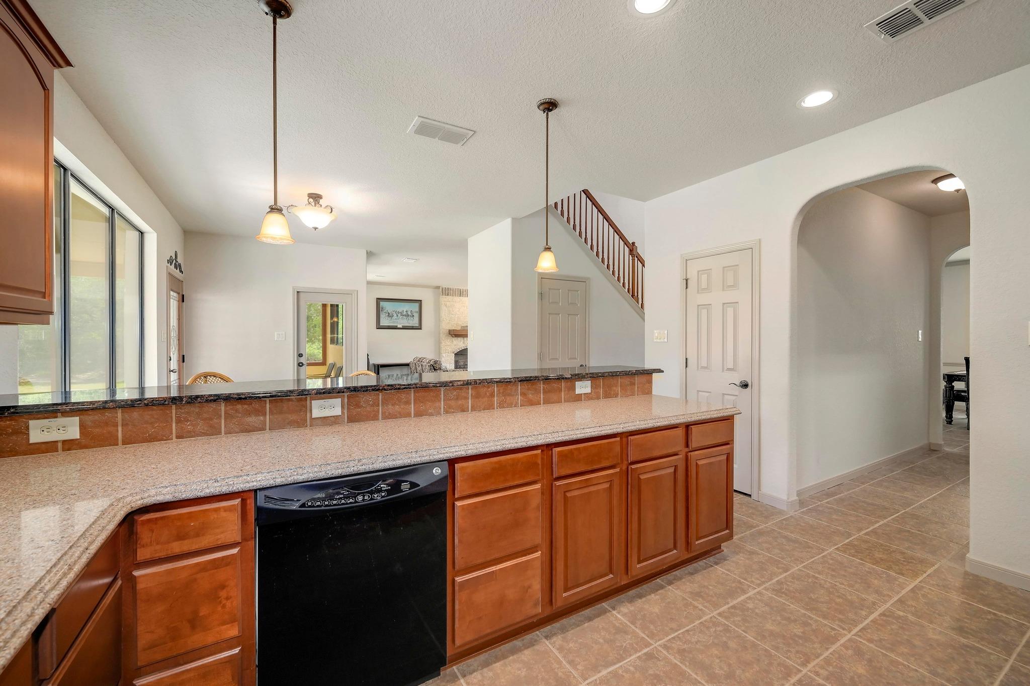 995 Cielo Springs Dr, Blanco, TX 78606