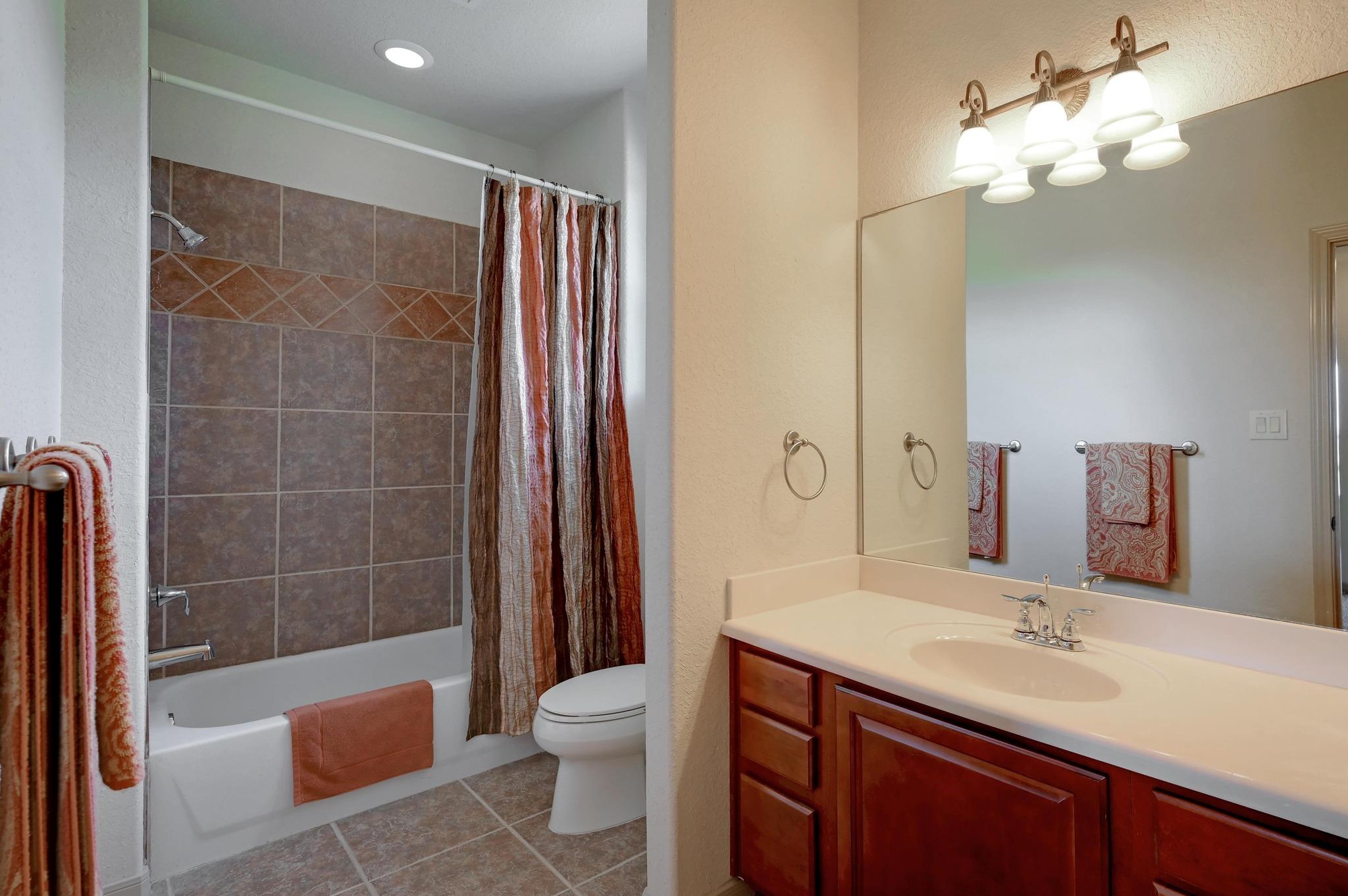 995 Cielo Springs Dr, Blanco, TX 78606