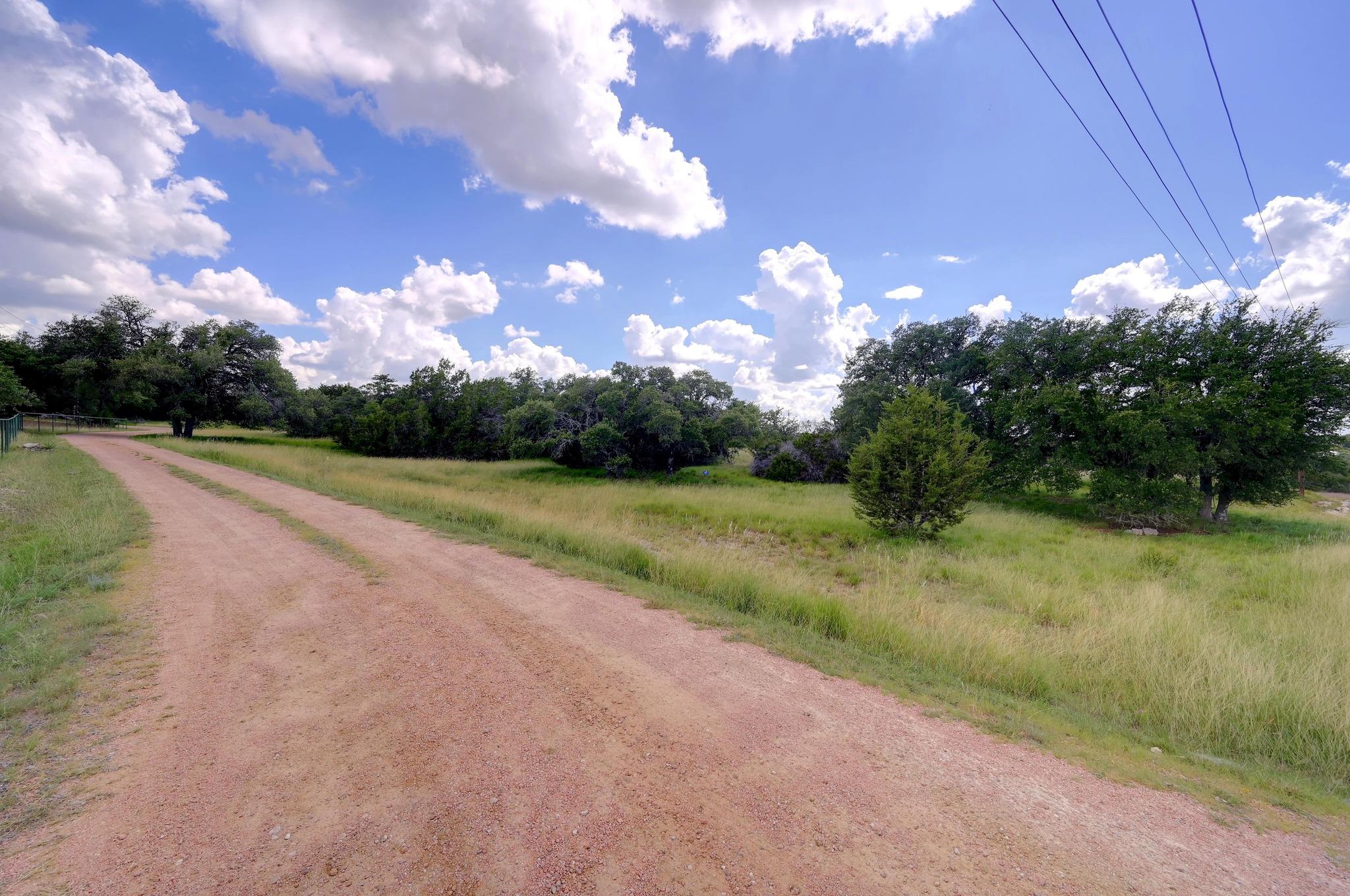 995 Cielo Springs Dr, Blanco, TX 78606