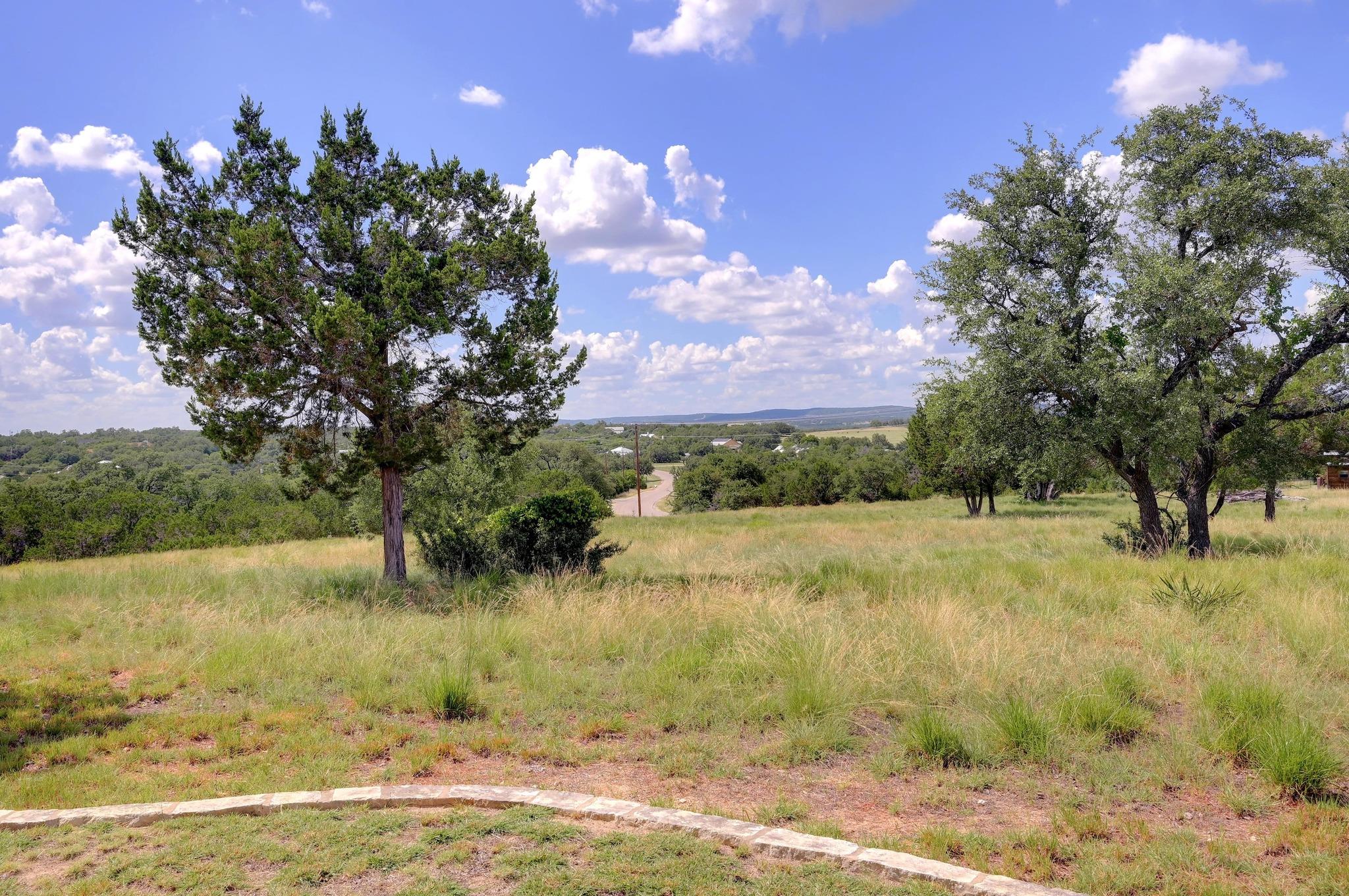 995 Cielo Springs Dr, Blanco, TX 78606