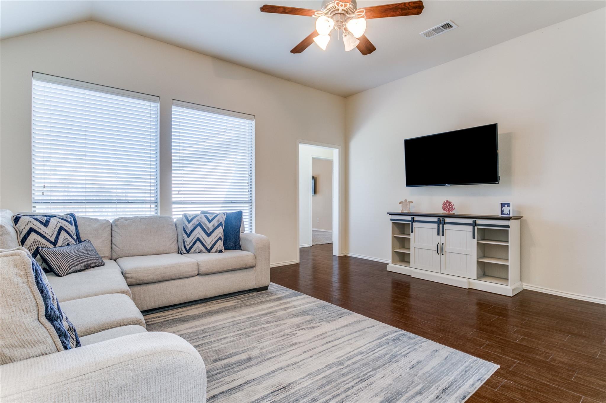 2044 Shore Breeze Dr, Pearland, TX 77584