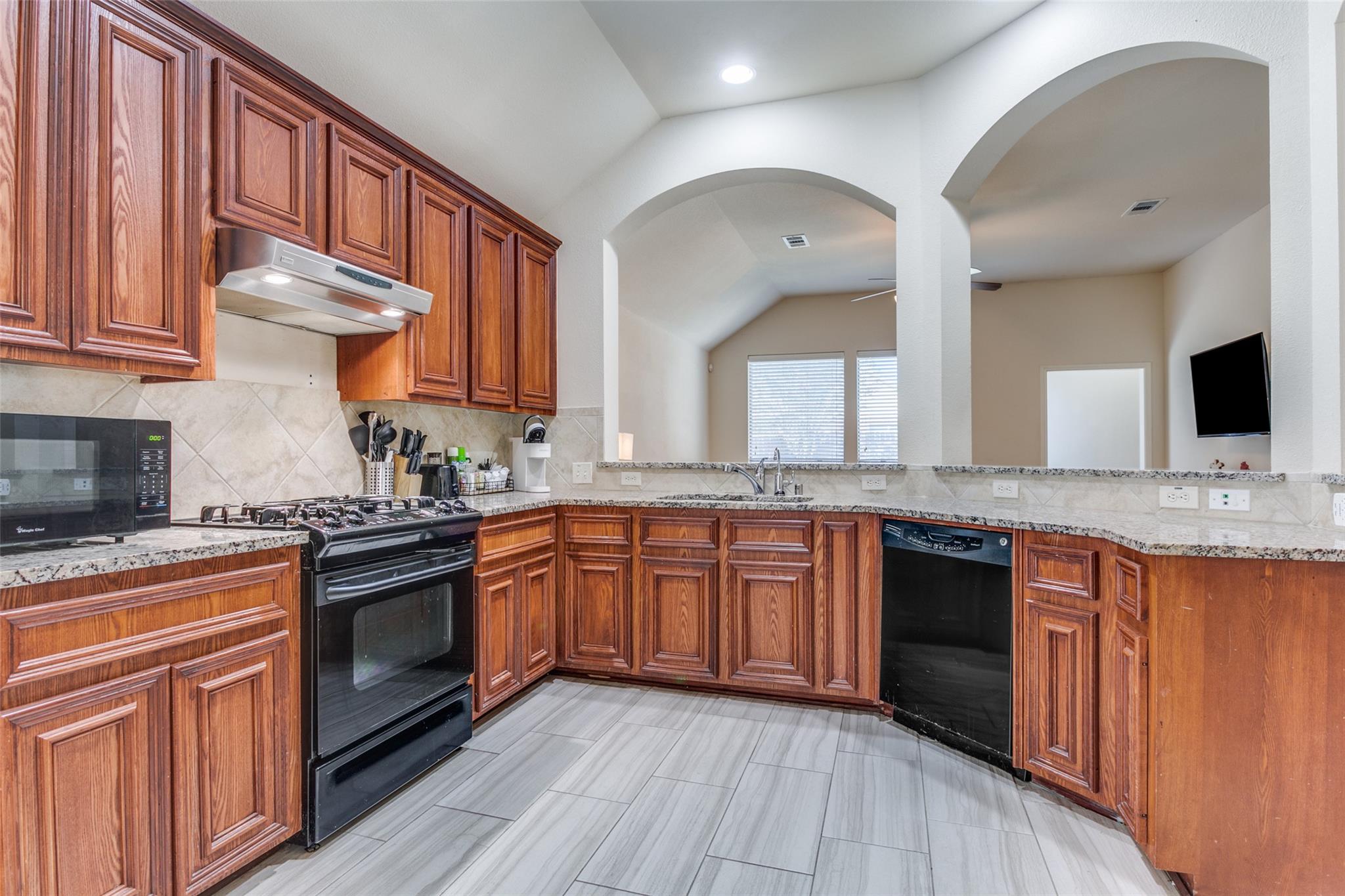 2044 Shore Breeze Dr, Pearland, TX 77584