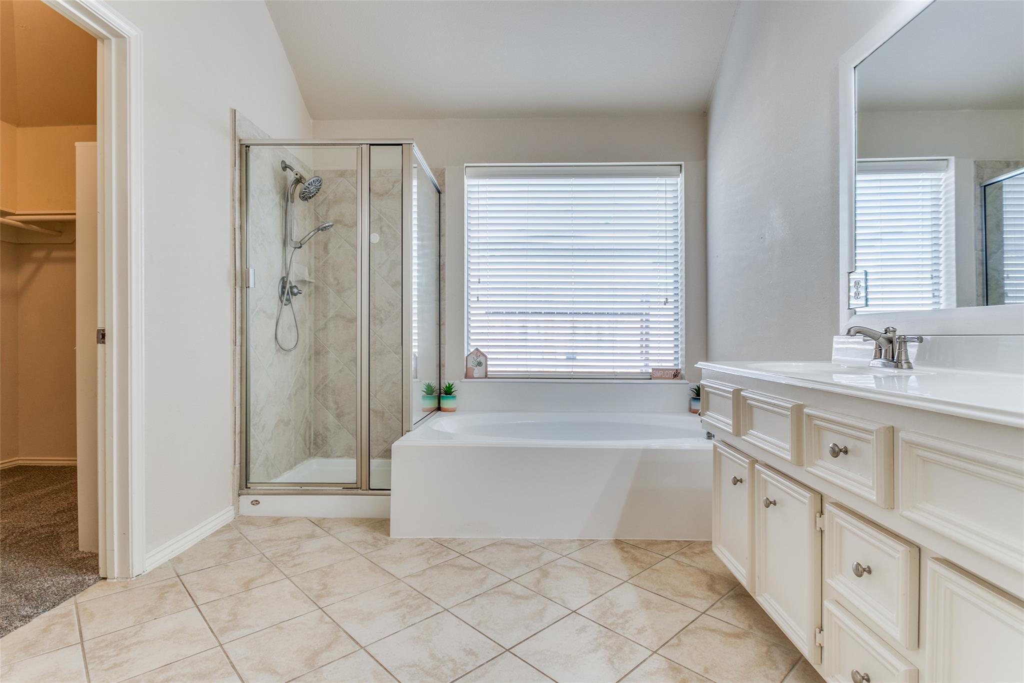 2044 Shore Breeze Dr, Pearland, TX 77584