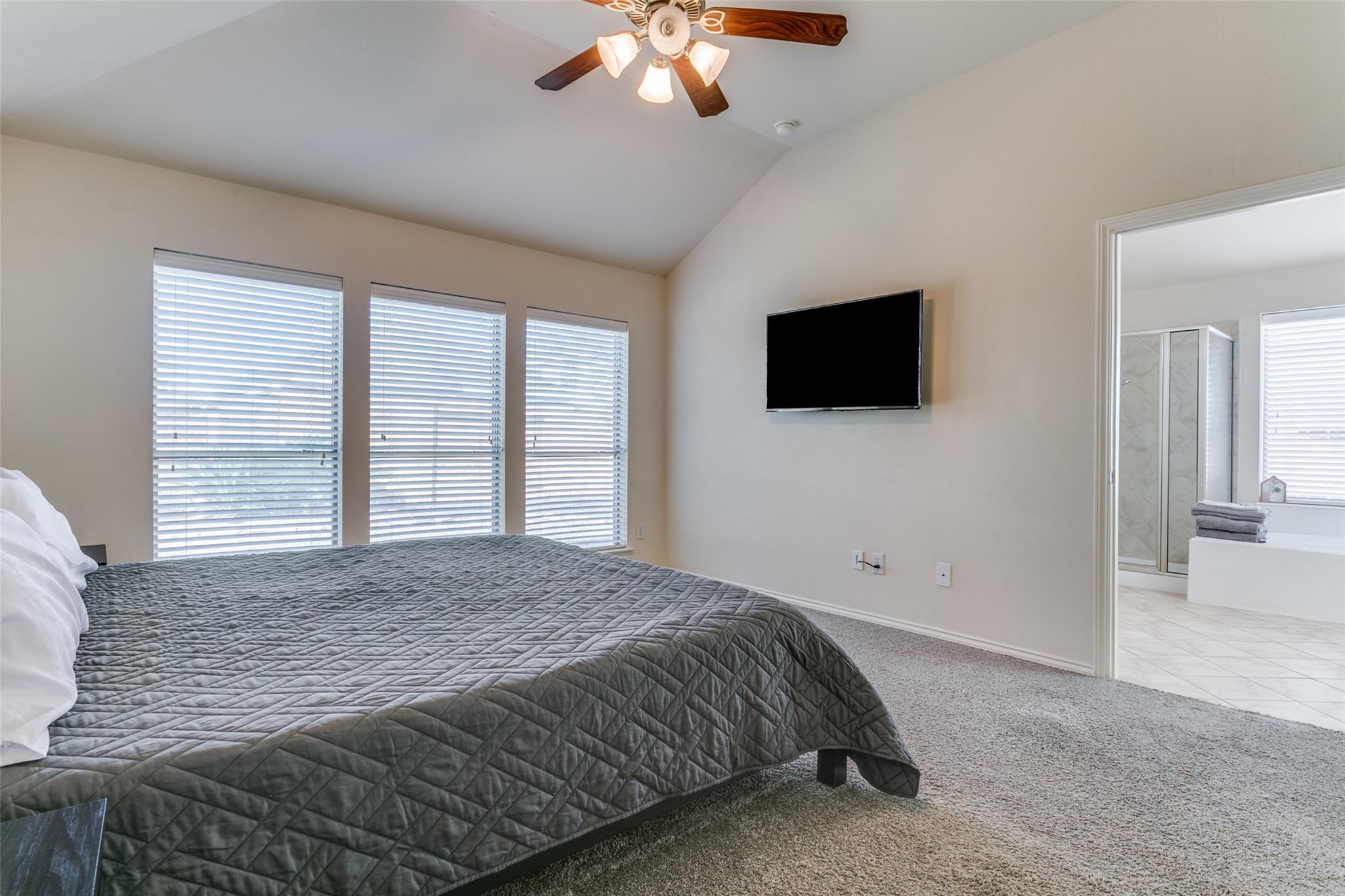 2044 Shore Breeze Dr, Pearland, TX 77584