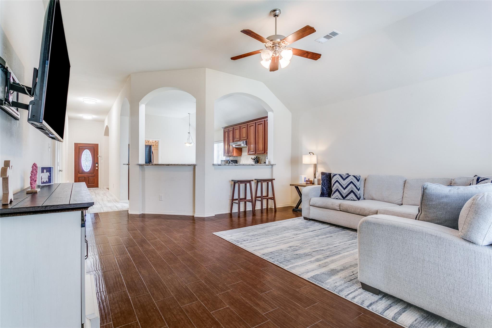 2044 Shore Breeze Dr, Pearland, TX 77584