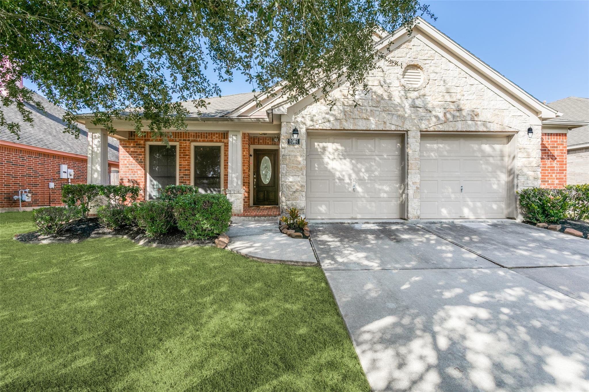 2044 Shore Breeze Dr, Pearland, TX 77584