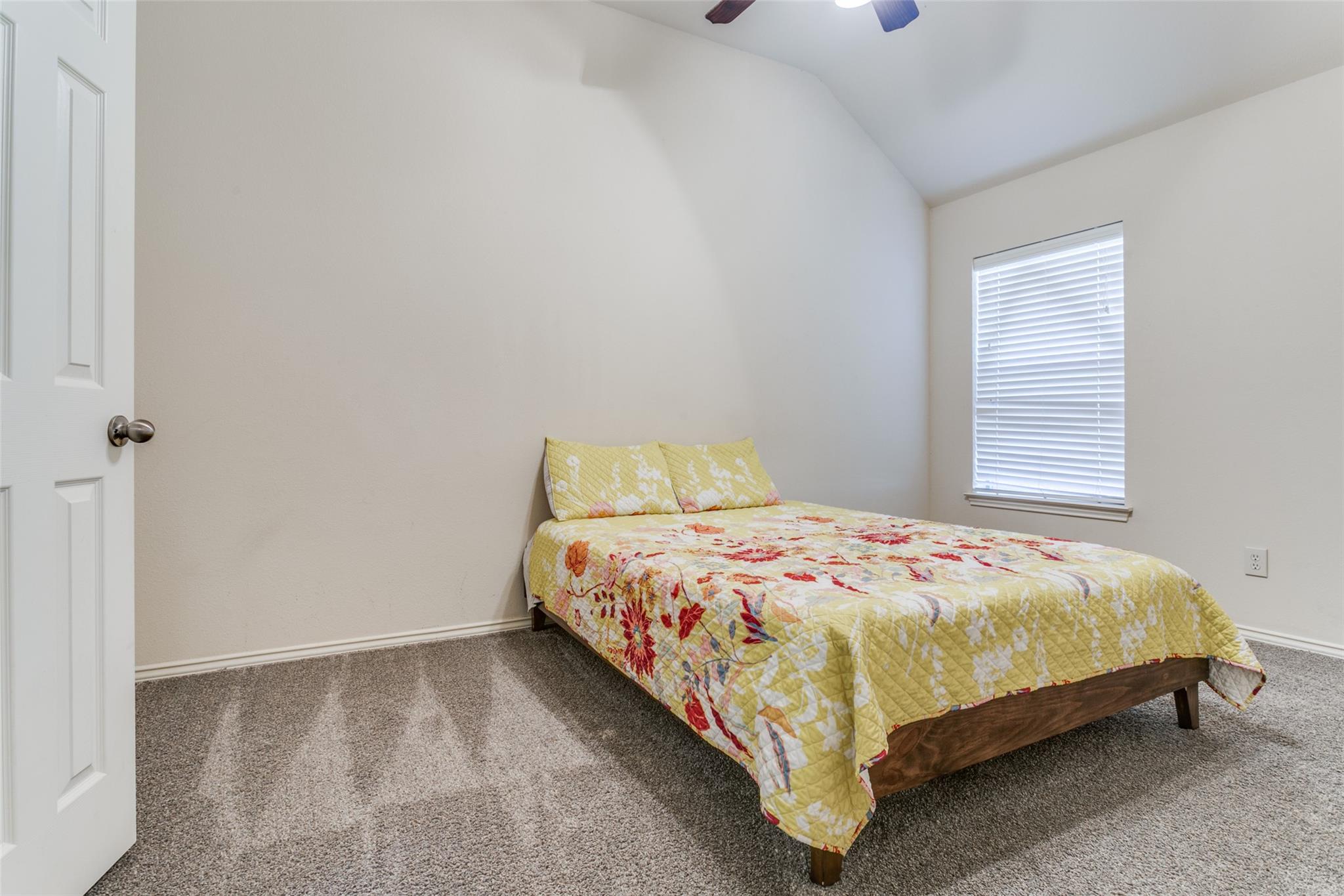 2044 Shore Breeze Dr, Pearland, TX 77584