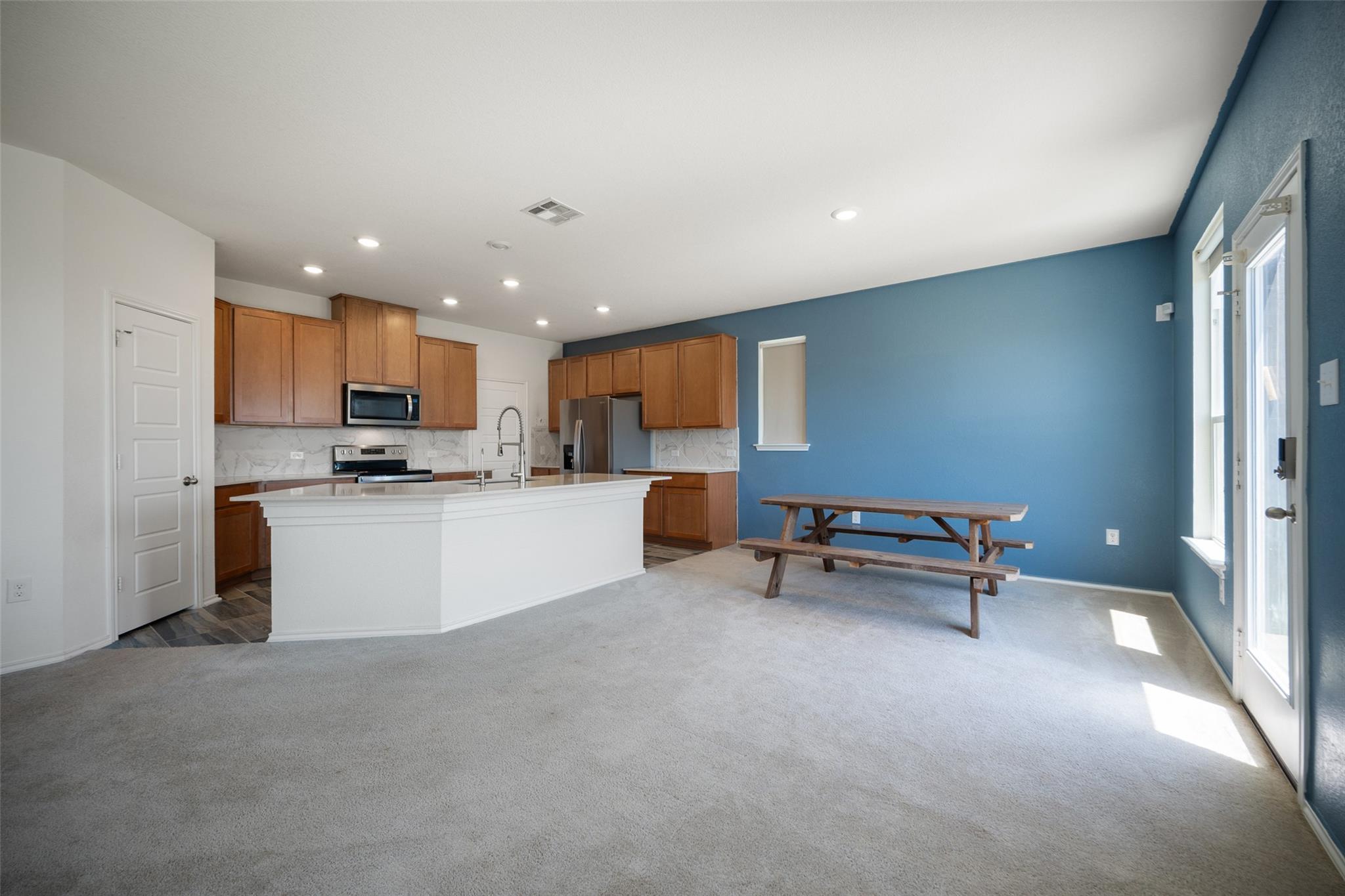 158 Crimson Ln, Kyle, TX 78640