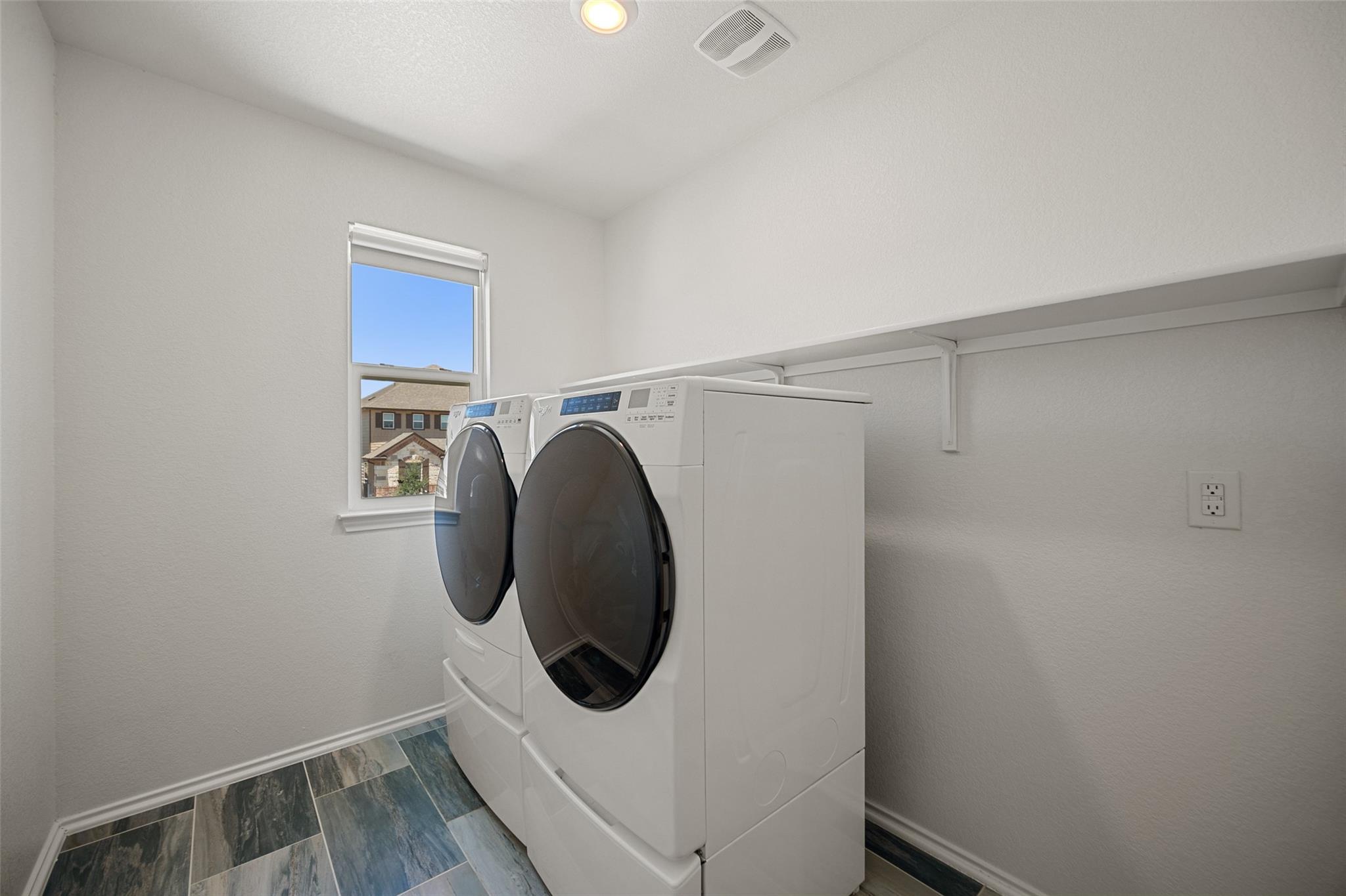 158 Crimson Ln, Kyle, TX 78640