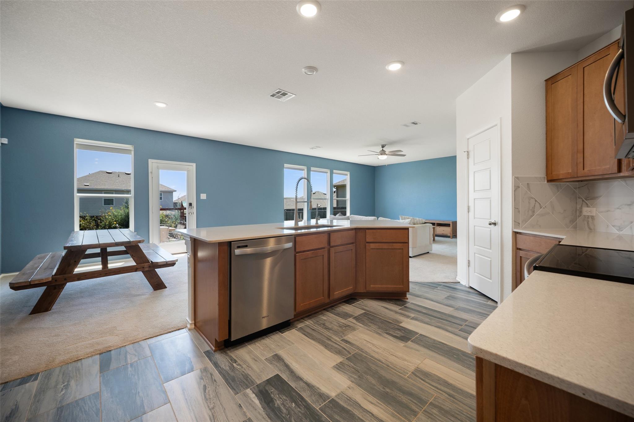 158 Crimson Ln, Kyle, TX 78640