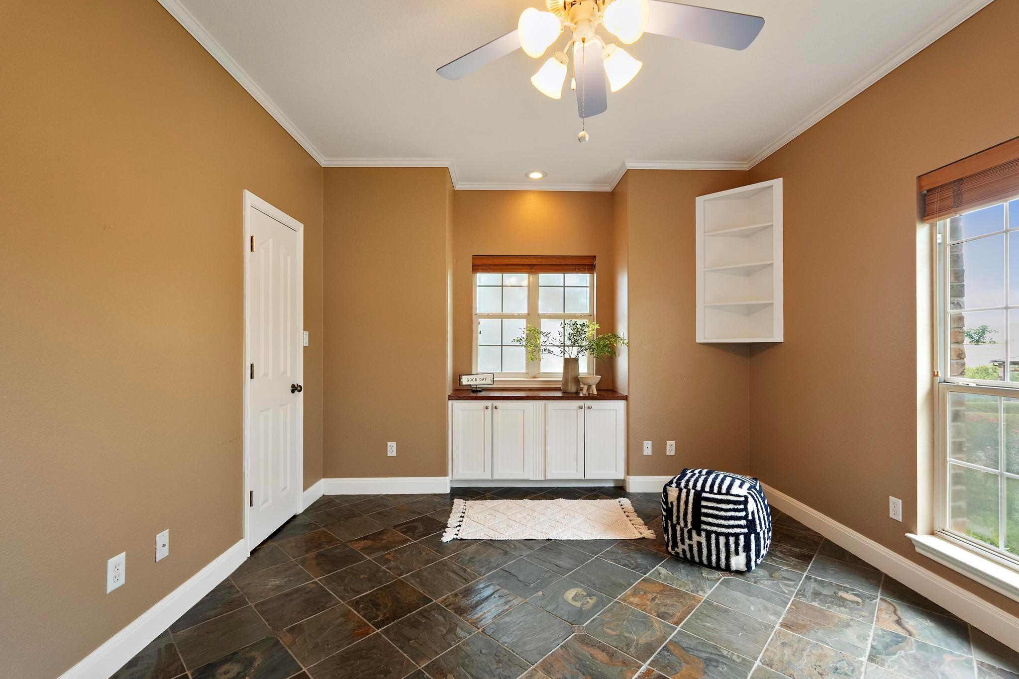 1806 Carey Ave, Taylor, TX 76574