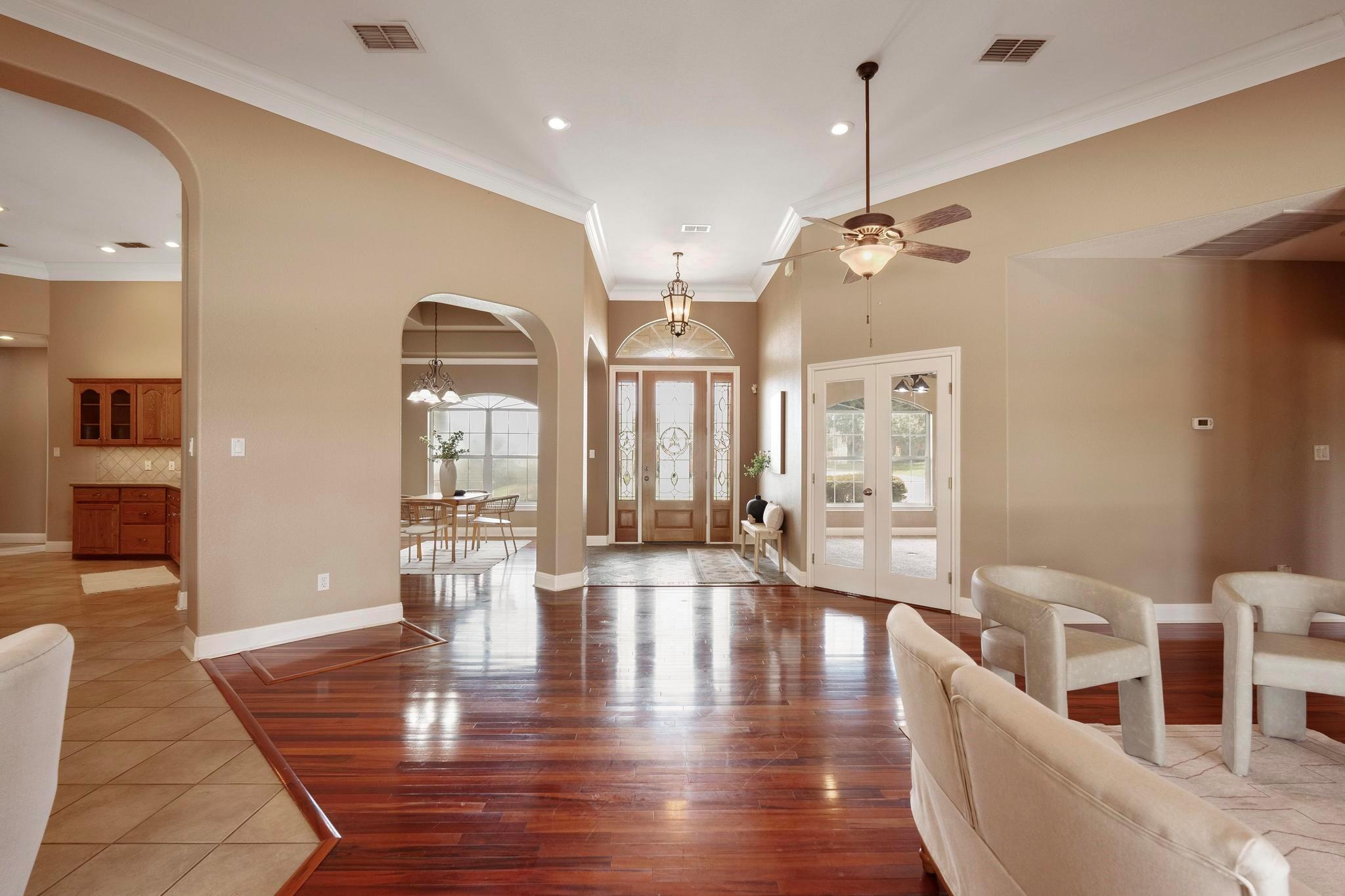 1806 Carey Ave, Taylor, TX 76574