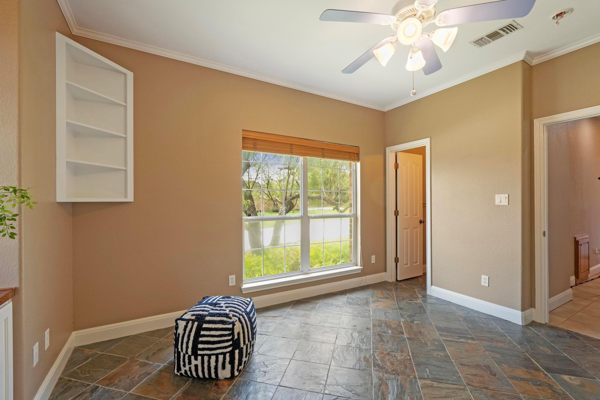 1806 Carey Ave, Taylor, TX 76574