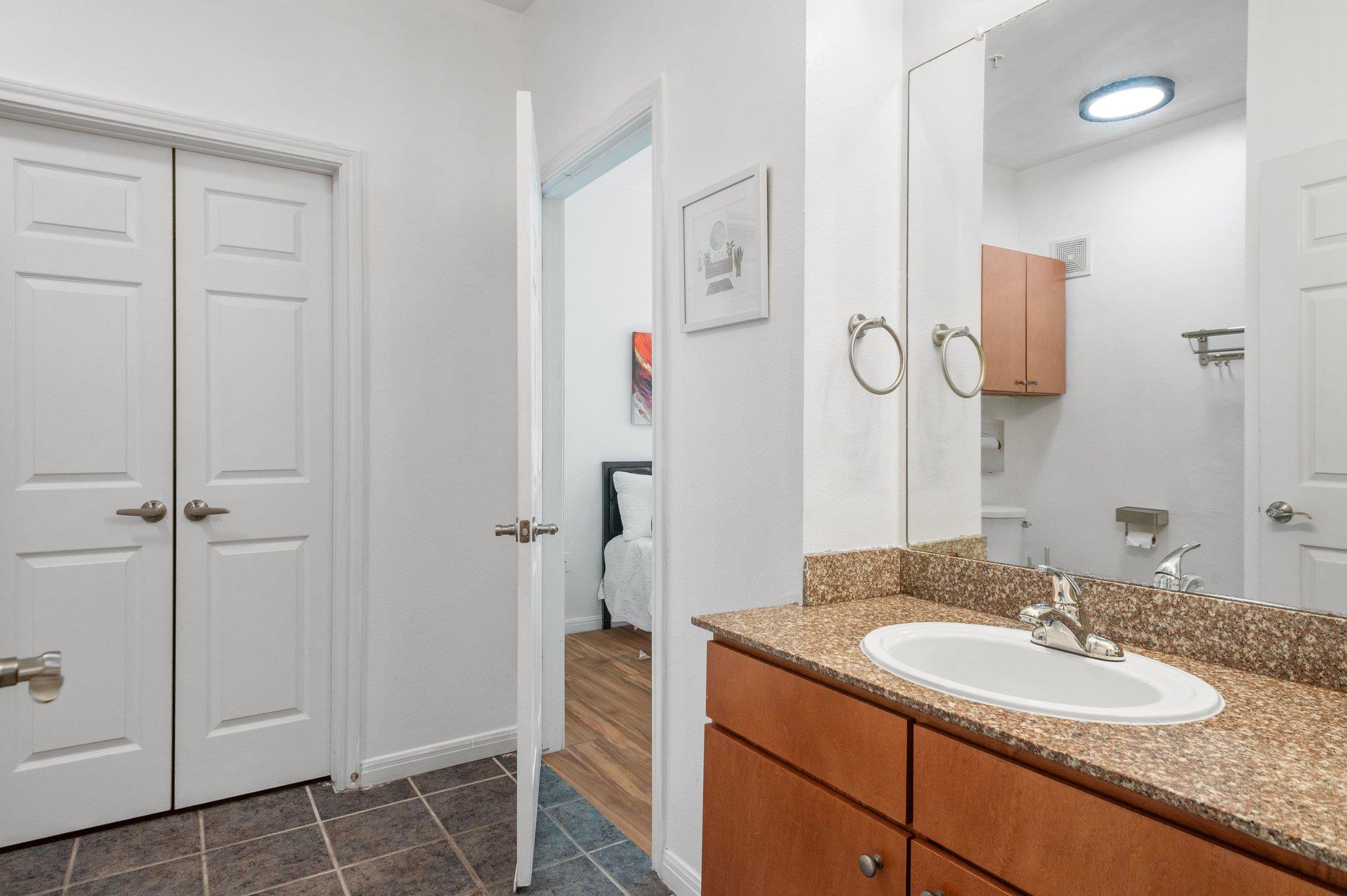 2502 Leon St # 201, Austin, TX 78705