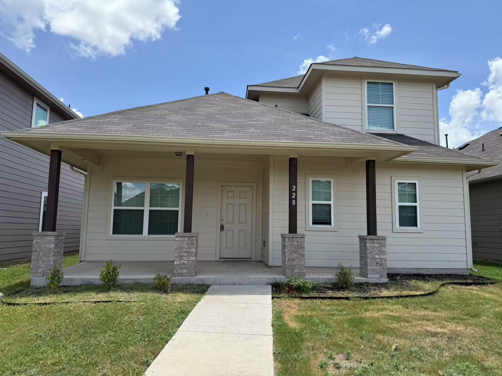 228 Bent Creek Dr, Hutto, TX 78634