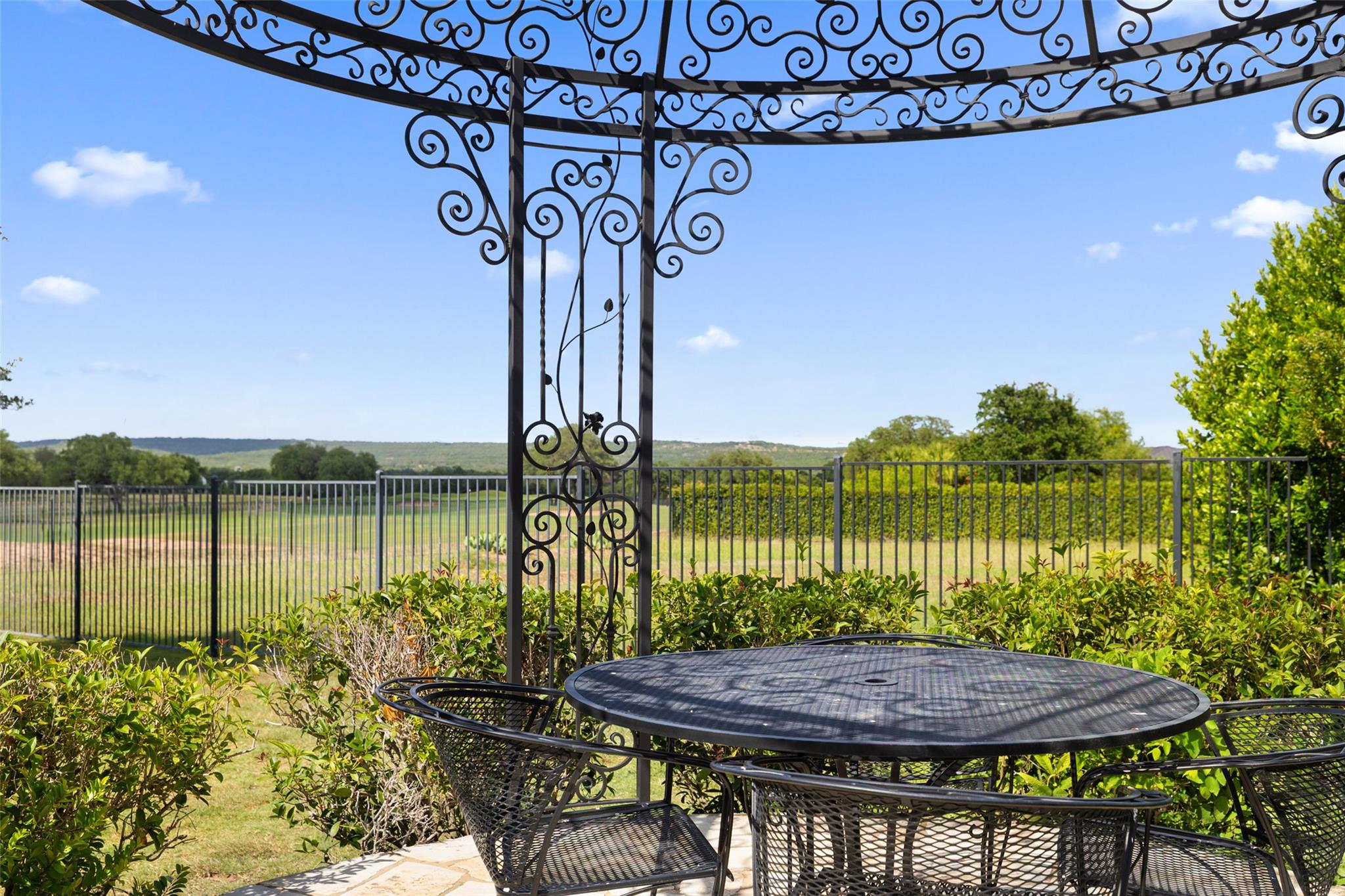 25616 Kahala Sunset Ct, Spicewood, TX 78669