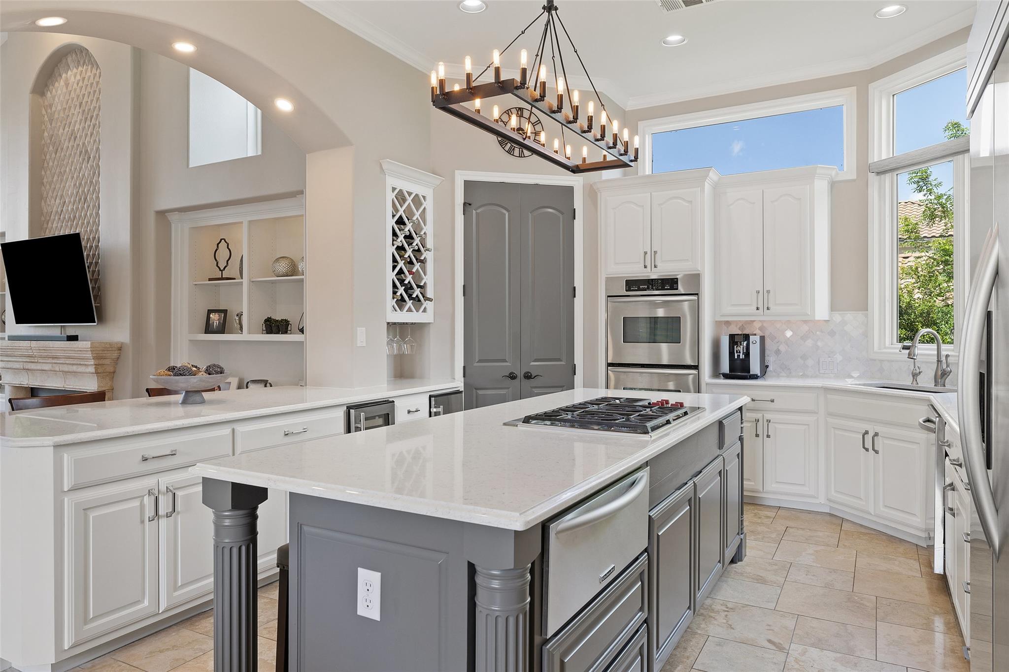 25616 Kahala Sunset Ct, Spicewood, TX 78669