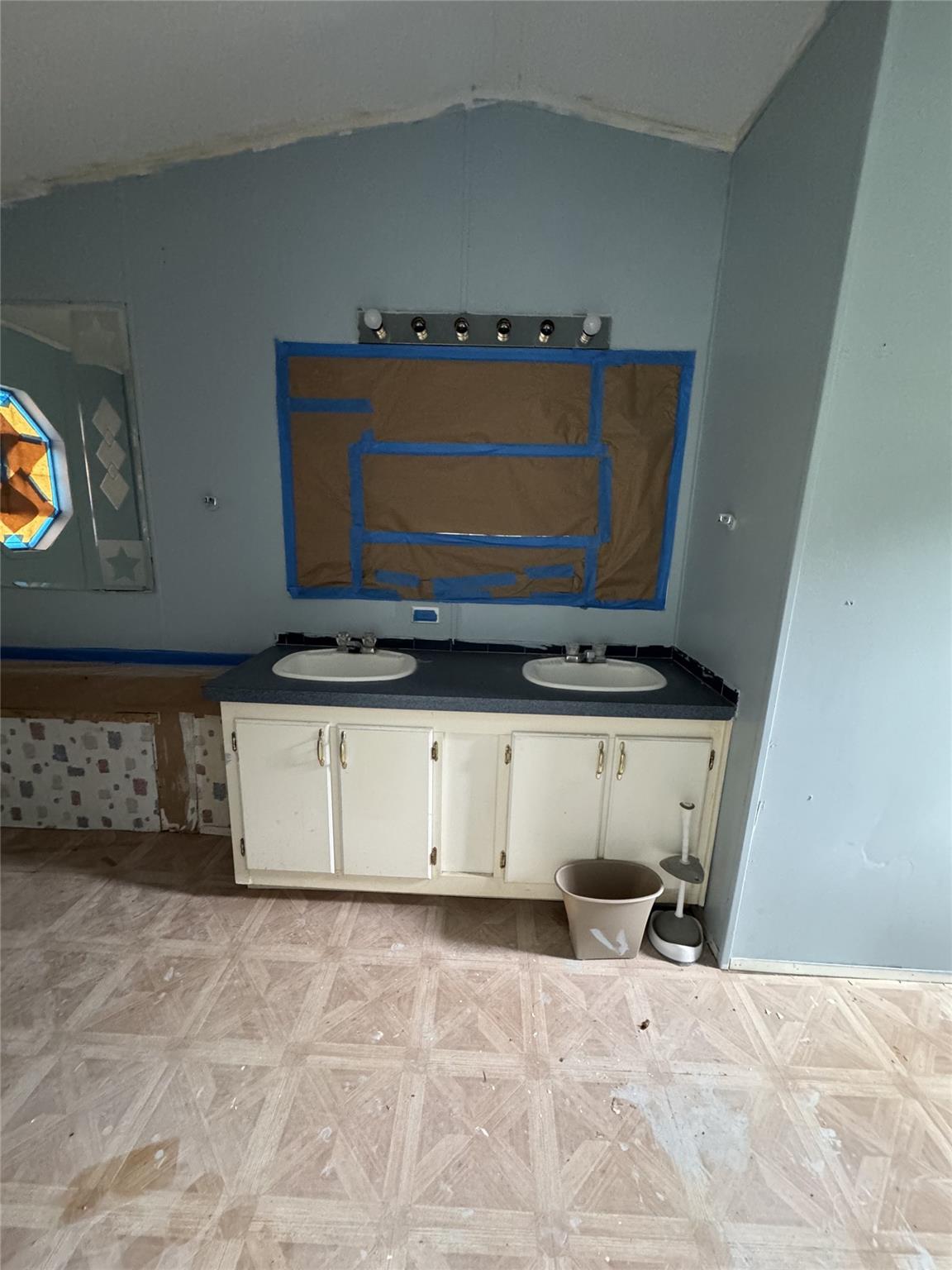 1001 Merinel Ln, Rockport, TX 78382