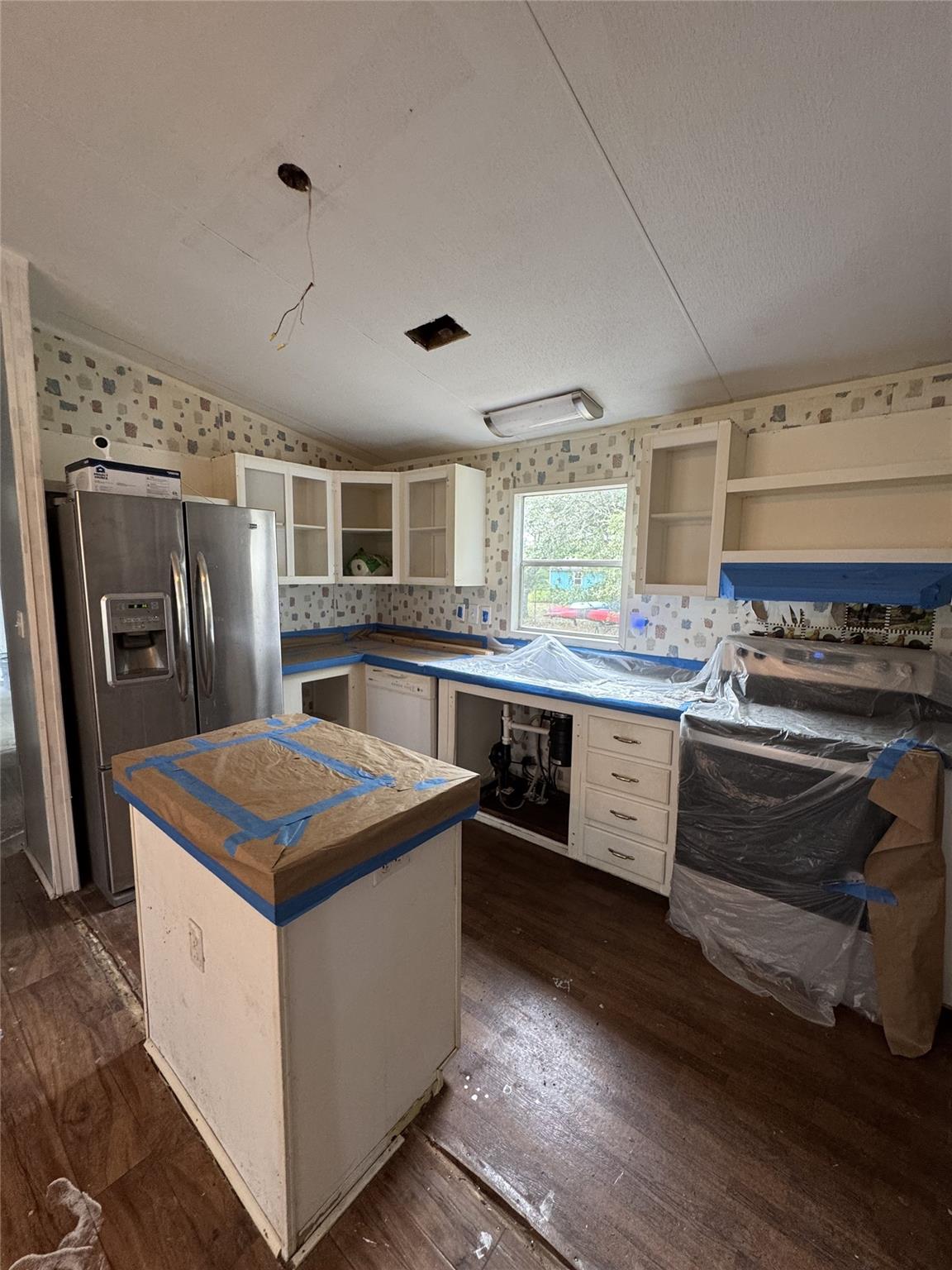 1001 Merinel Ln, Rockport, TX 78382