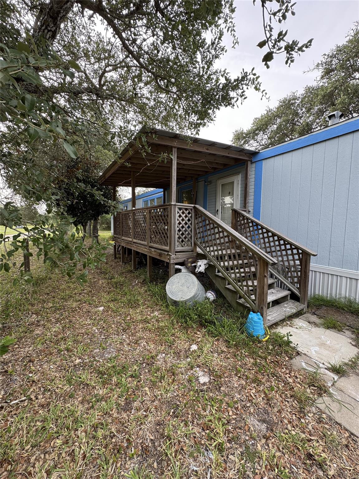 1001 Merinel Ln, Rockport, TX 78382