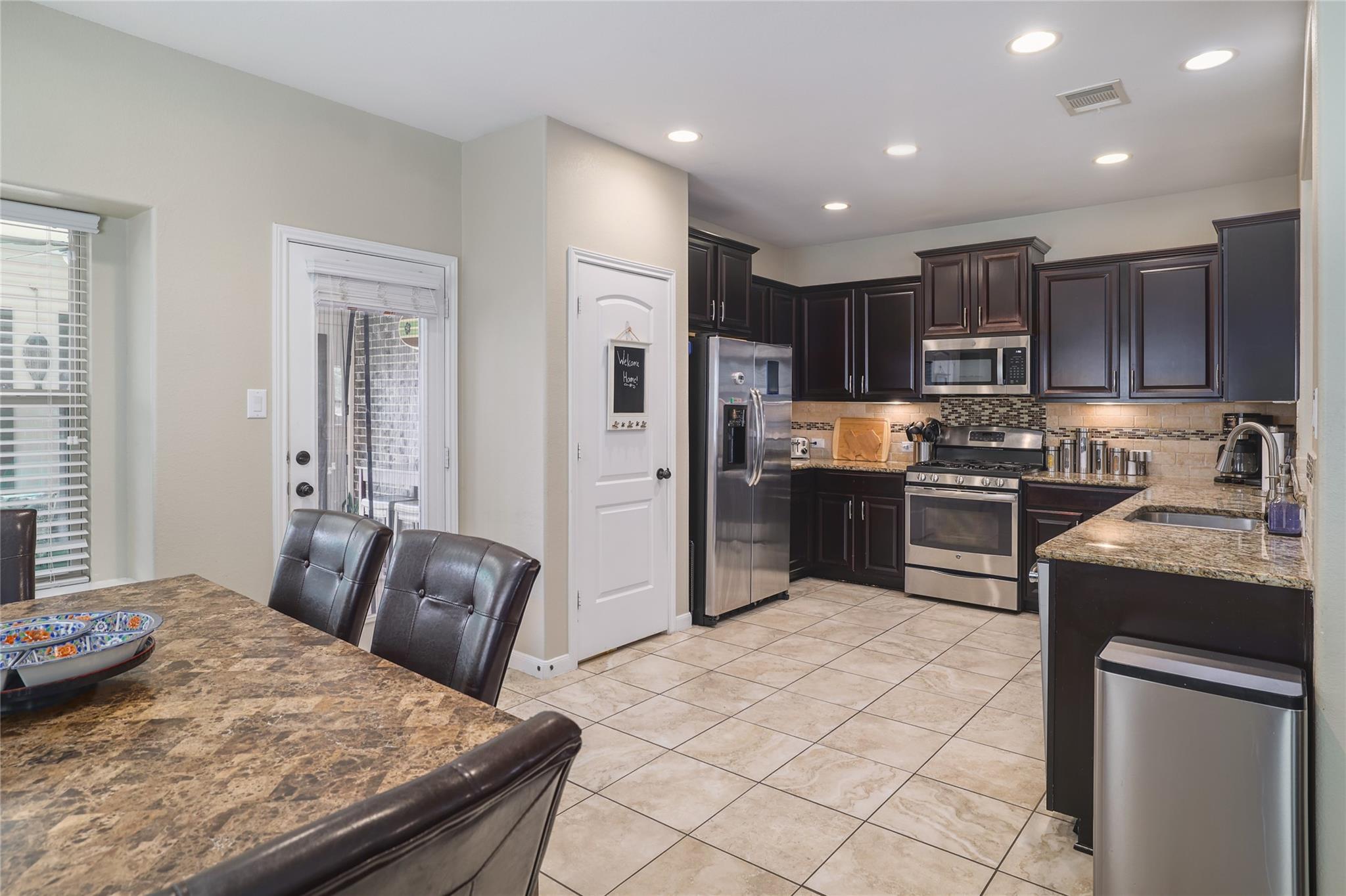 2524 Muzzie Ln, Leander, TX 78641
