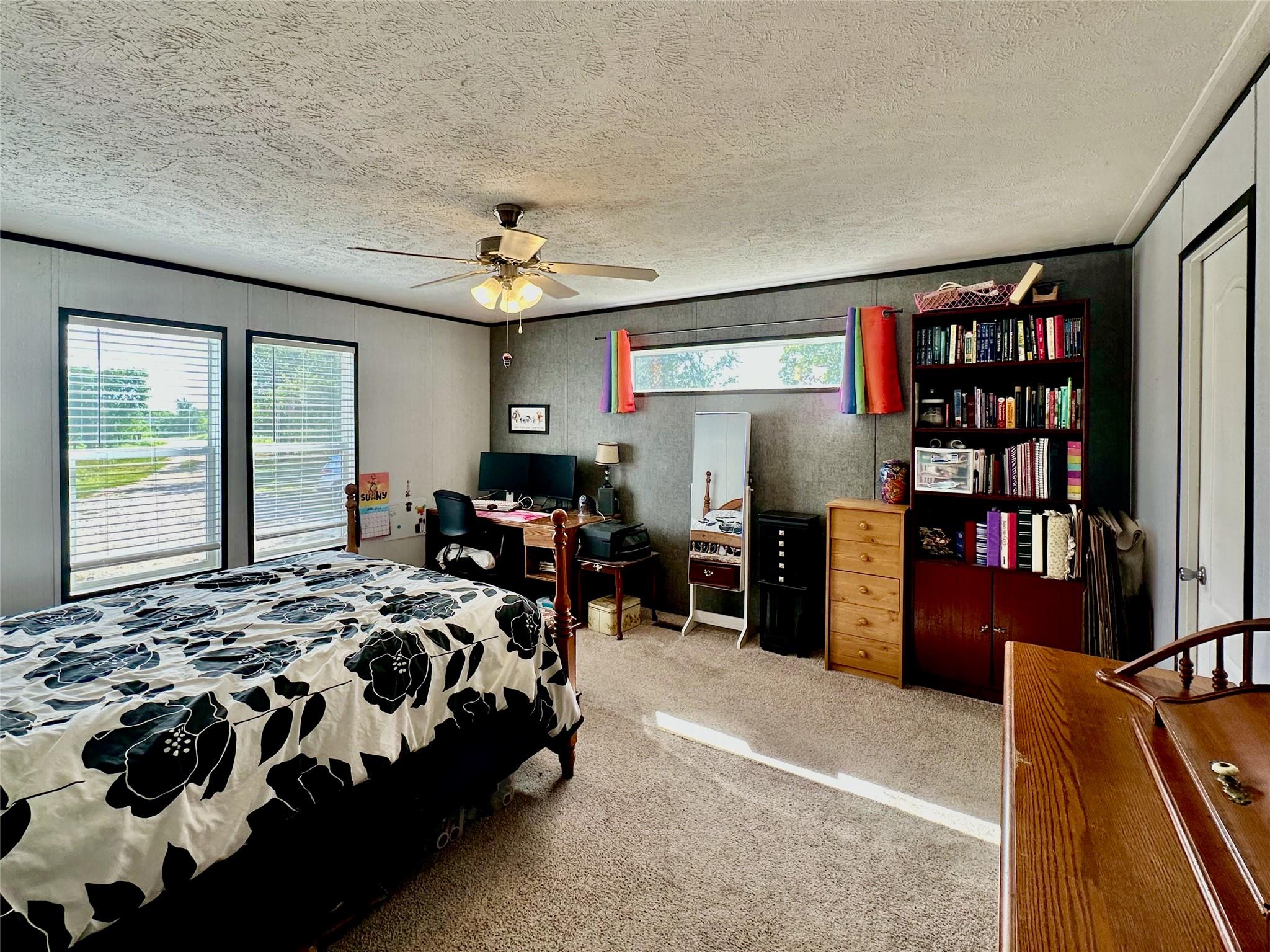 815 Track Rd, Dale, TX 78616
