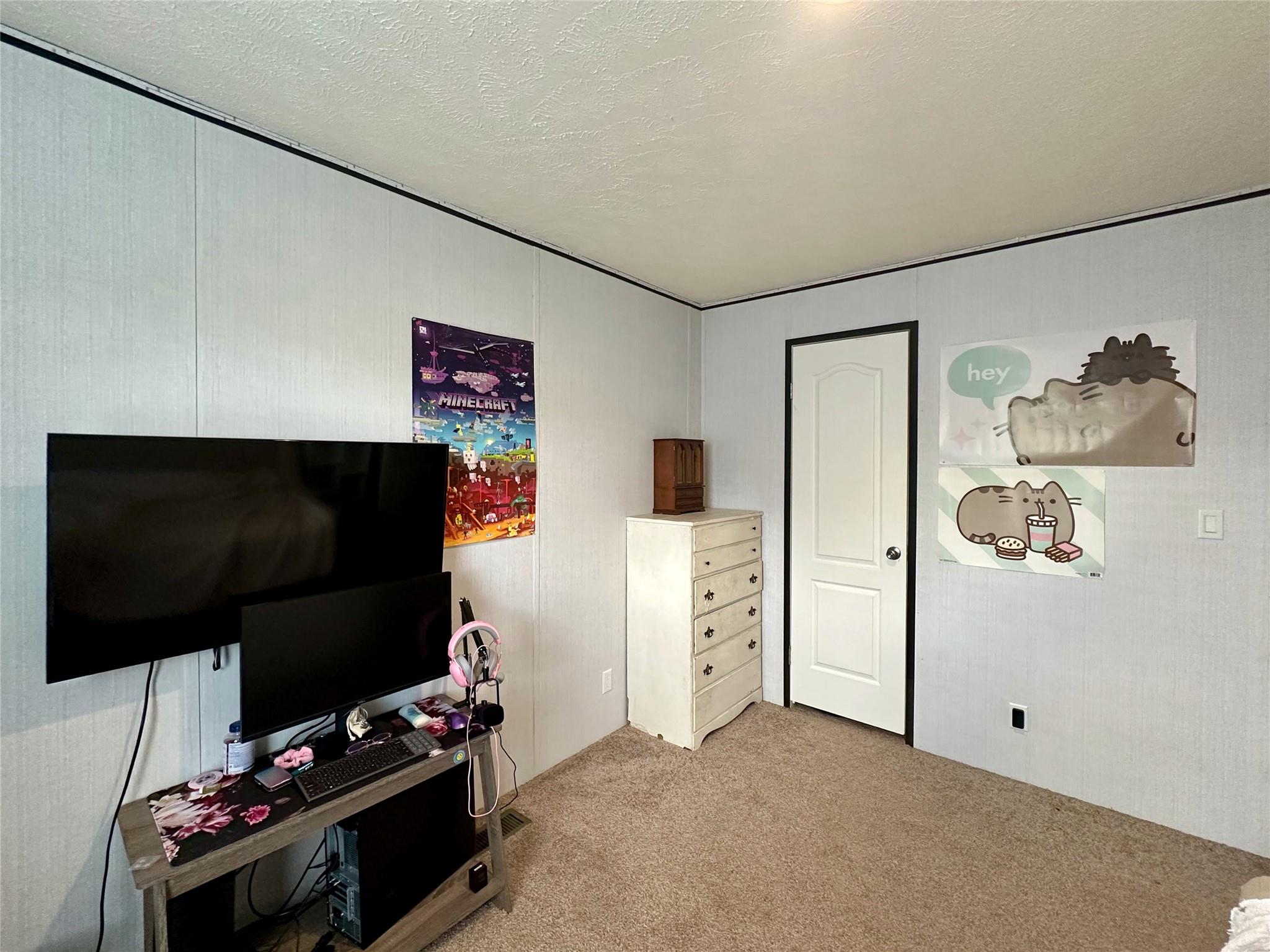 815 Track Rd, Dale, TX 78616