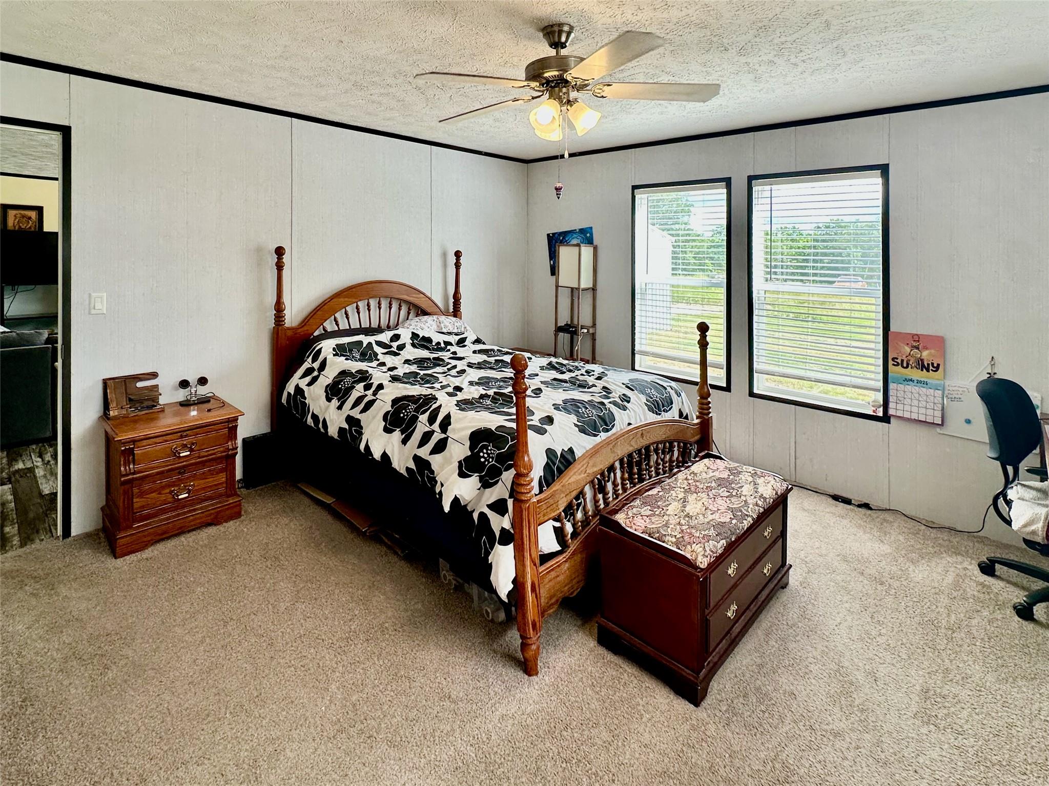 815 Track Rd, Dale, TX 78616