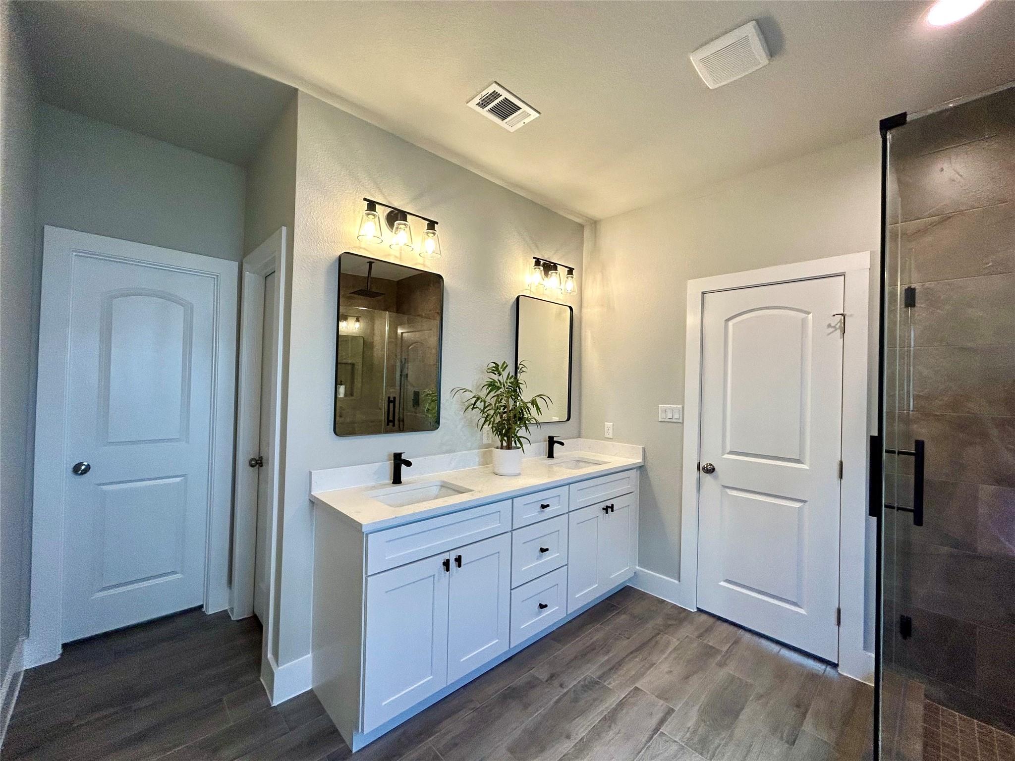 102 Halawa Ct, Bastrop, TX 78602