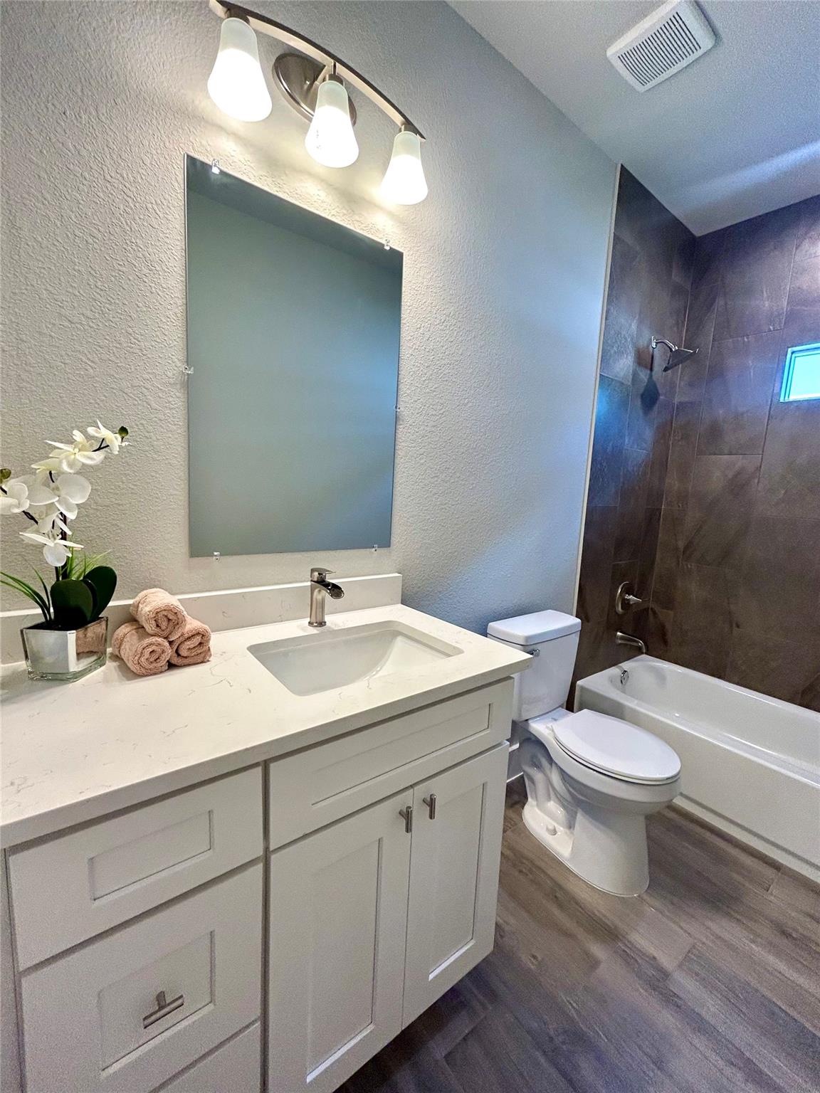 102 Halawa Ct, Bastrop, TX 78602