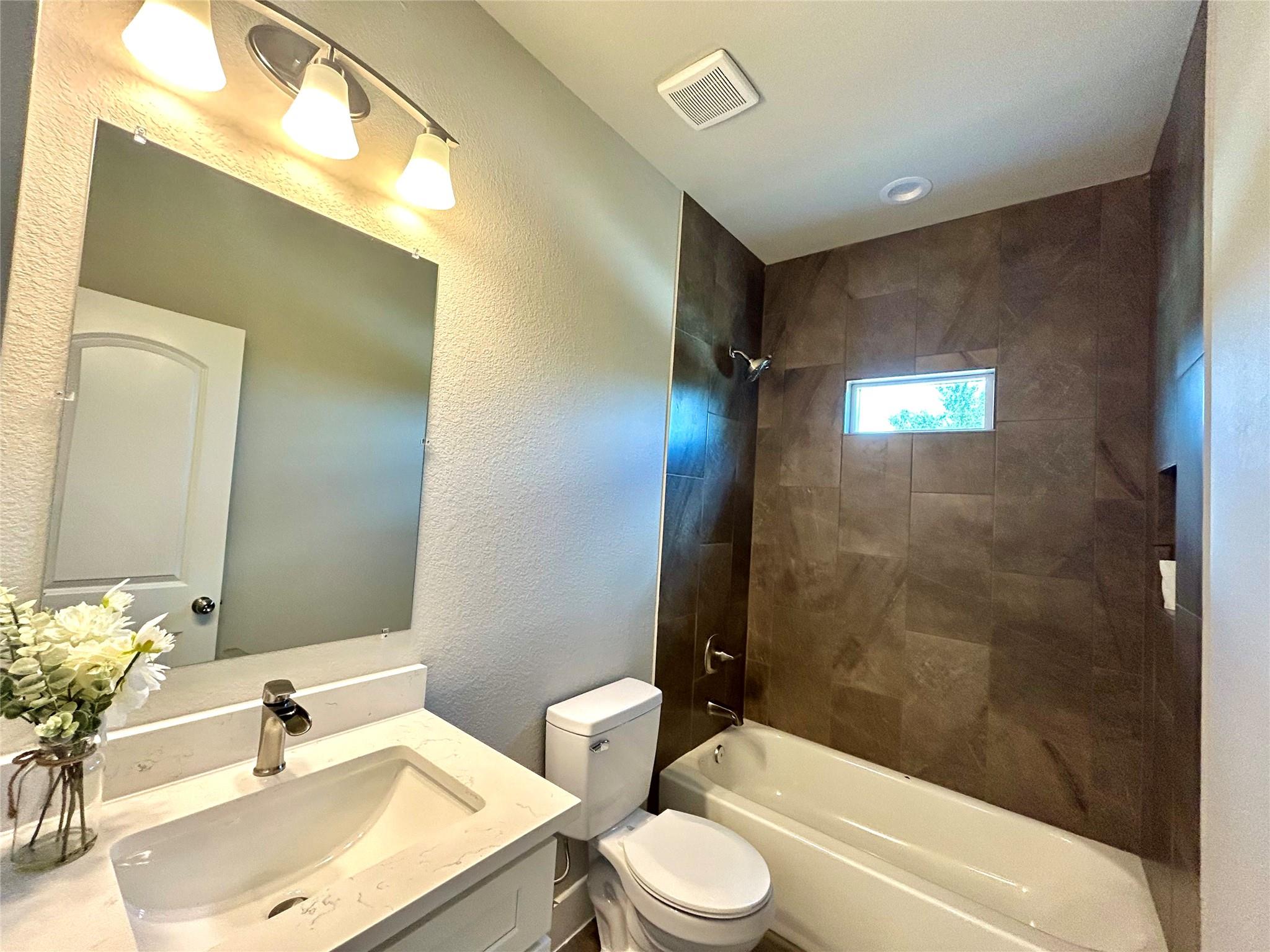 102 Halawa Ct, Bastrop, TX 78602