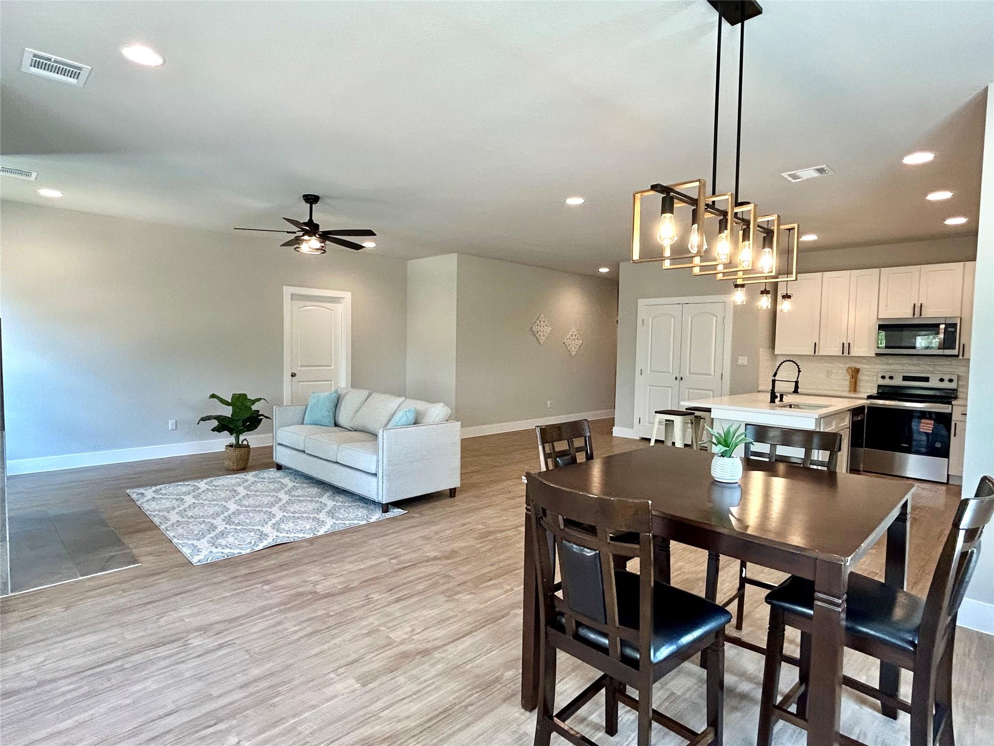 102 Halawa Ct, Bastrop, TX 78602