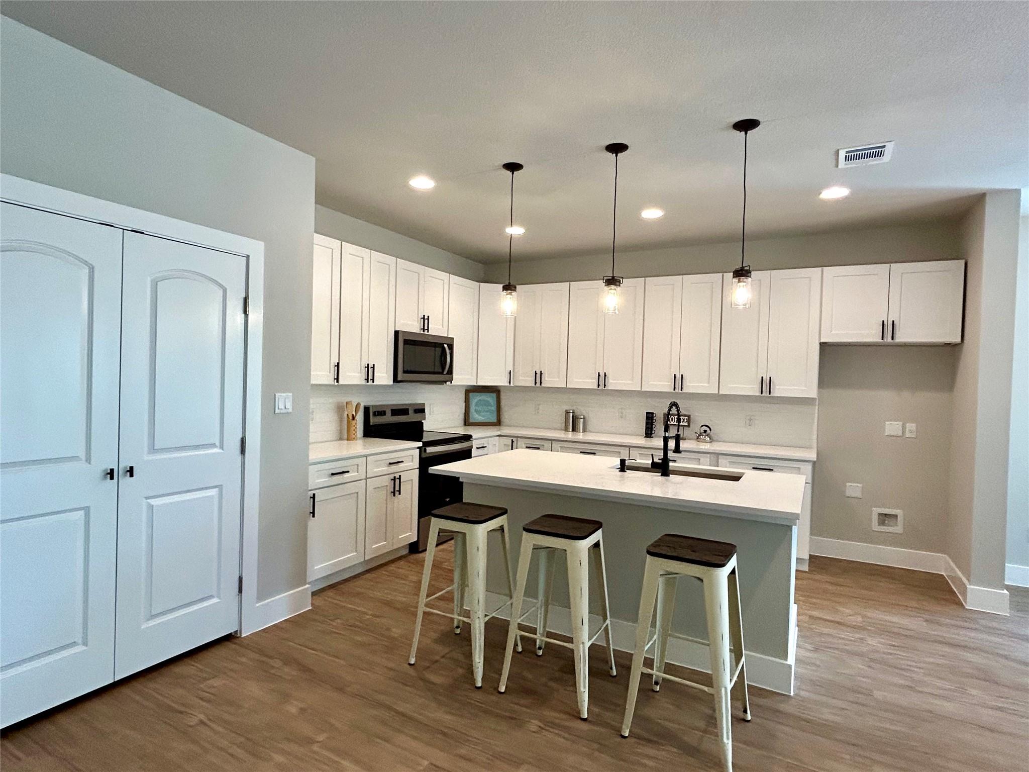 102 Halawa Ct, Bastrop, TX 78602