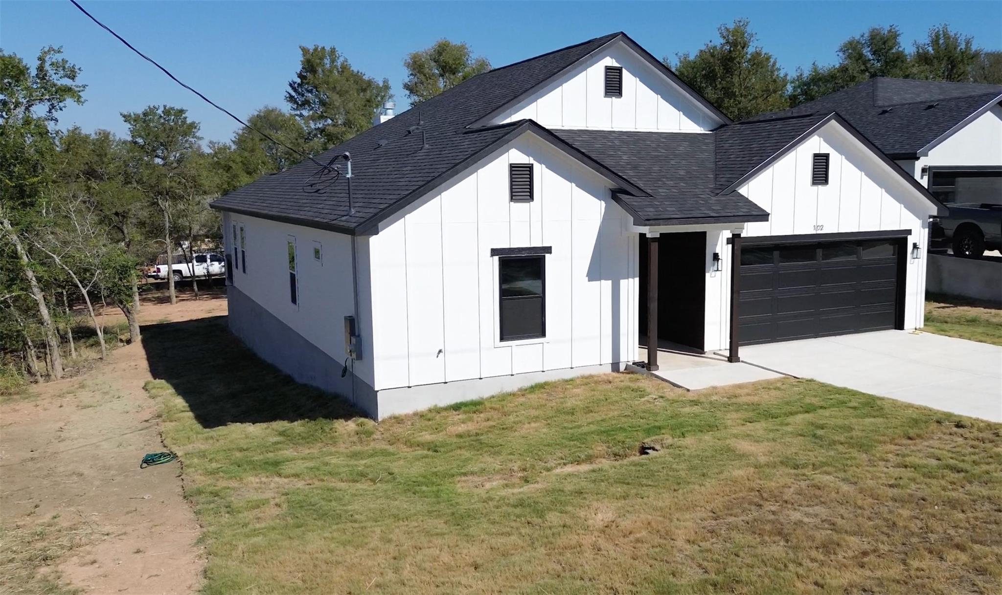 102 Halawa Ct, Bastrop, TX 78602