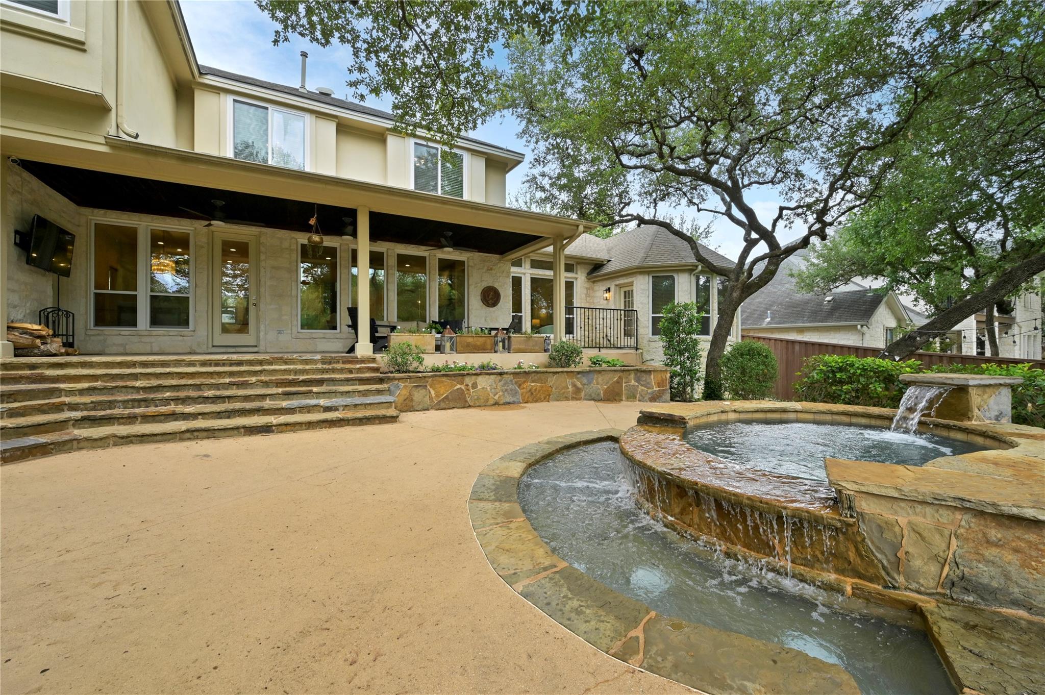 2704 Regents Park, Austin, TX 78746