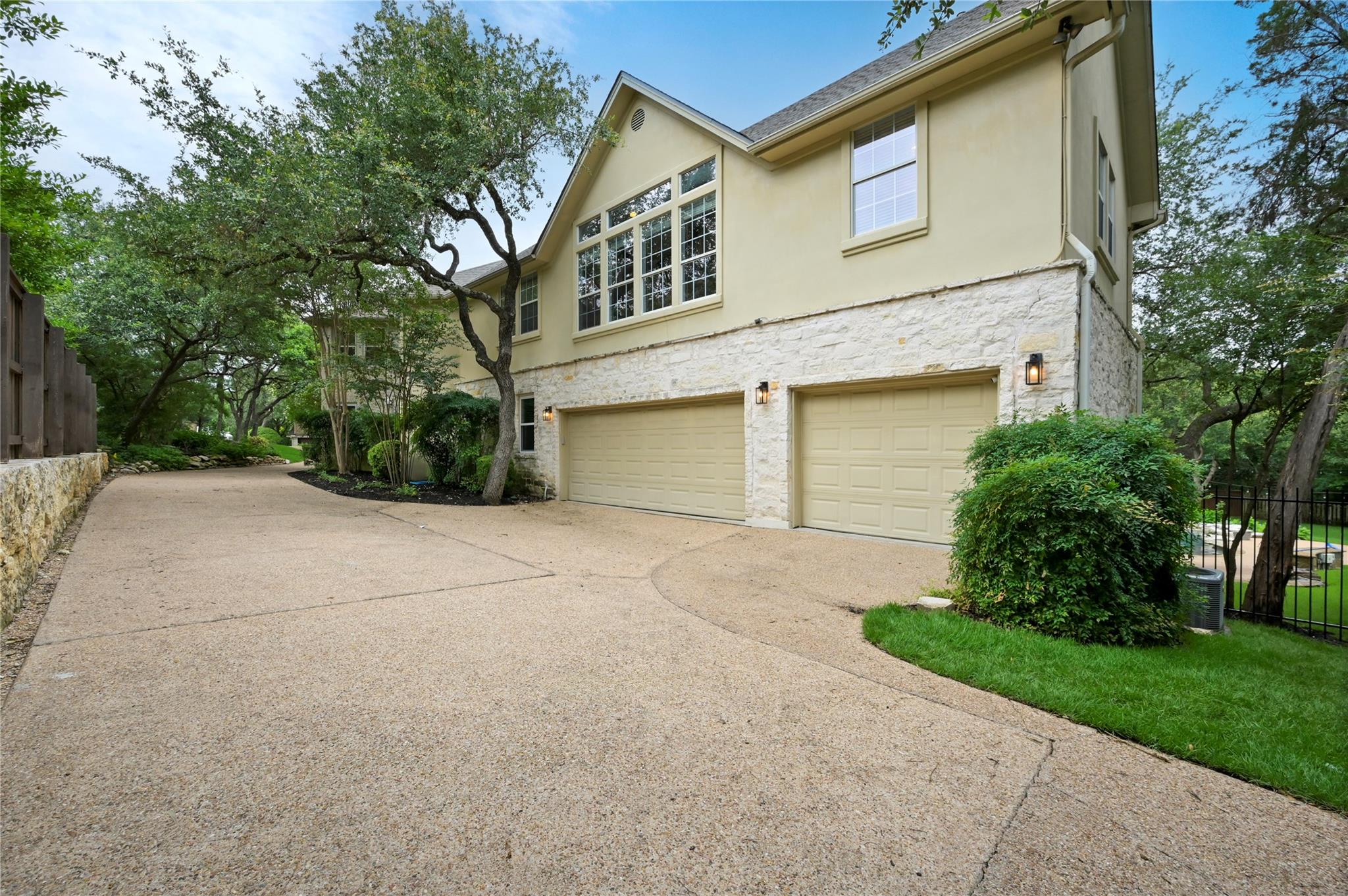 2704 Regents Park, Austin, TX 78746