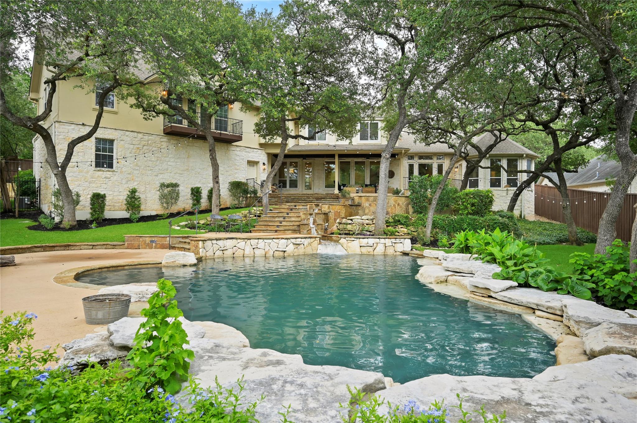 2704 Regents Park, Austin, TX 78746