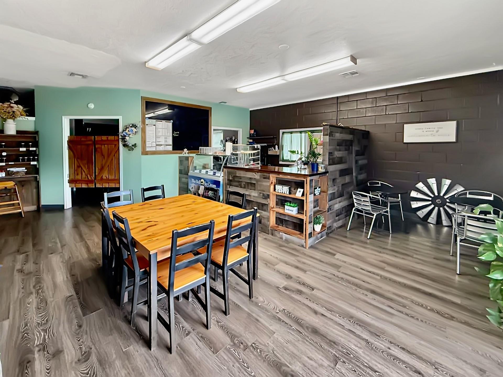 303 S Commerce St, Granger, TX 76530