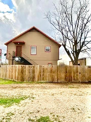 303 S Commerce St, Granger, TX 76530