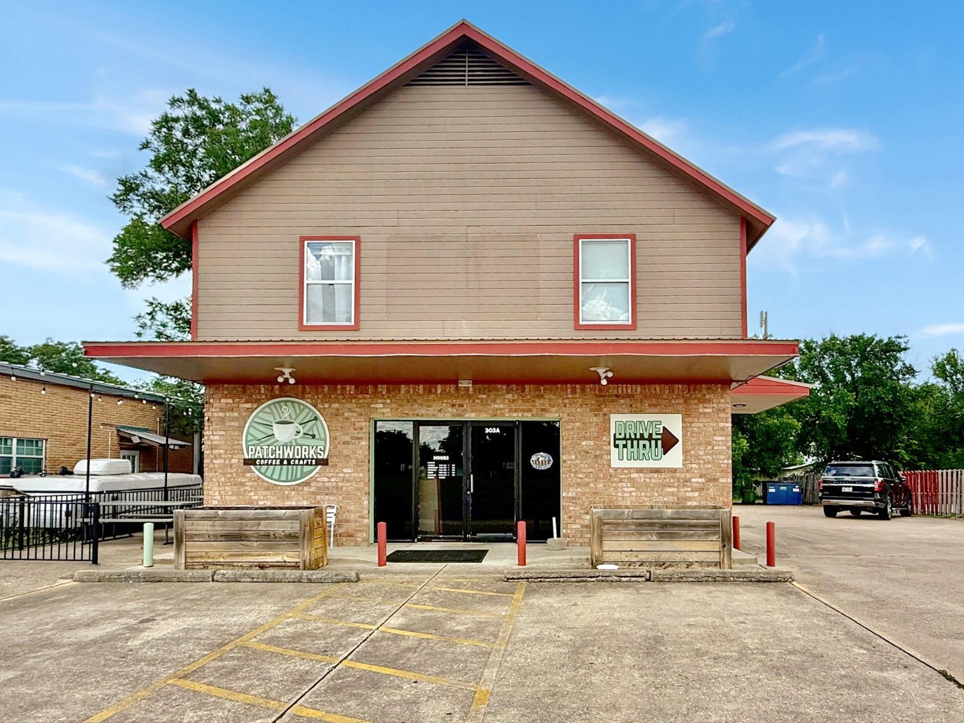 303 S Commerce St, Granger, TX 76530