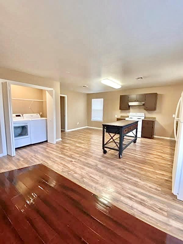 303 S Commerce St, Granger, TX 76530