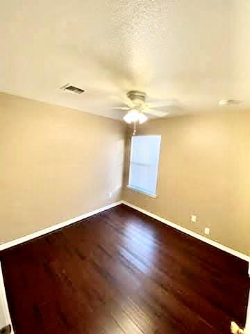 303 S Commerce St, Granger, TX 76530