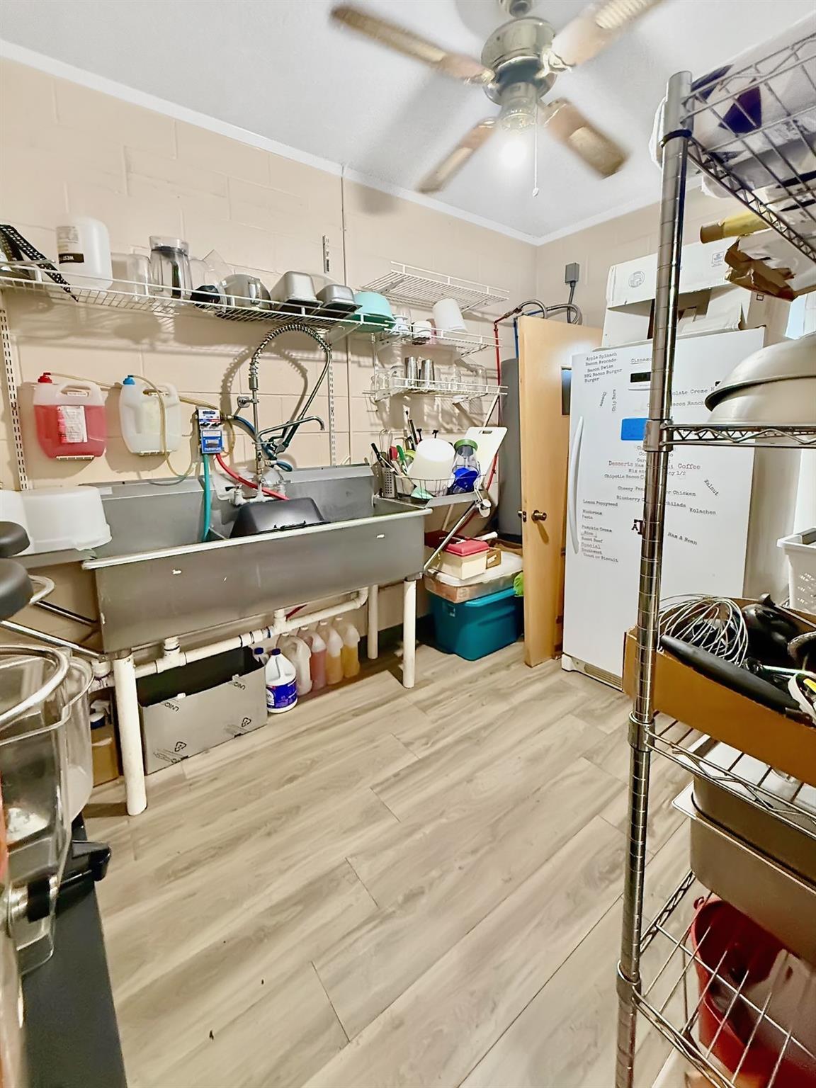 303 S Commerce St, Granger, TX 76530