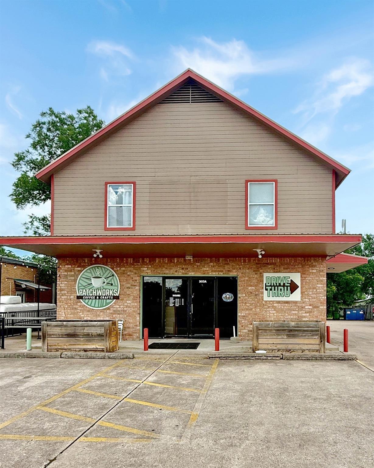 303 S Commerce St, Granger, TX 76530
